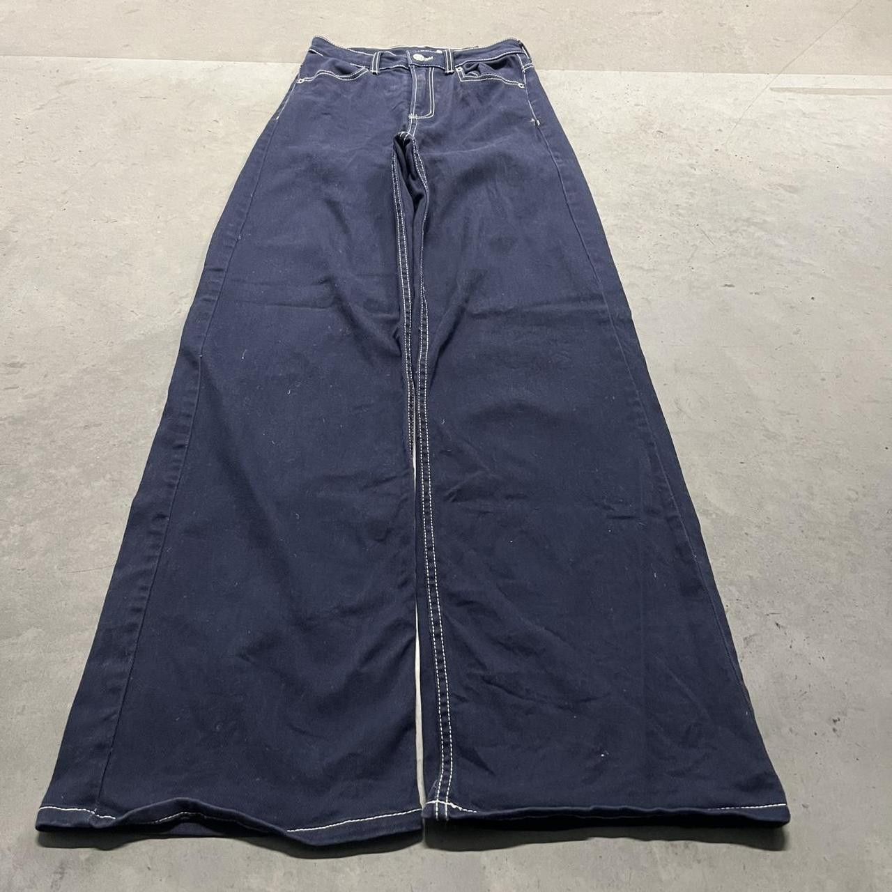 Vintage Vintage Y2K/2000s Super Baggy Navy Blue Wide Leg Jeans with white Stitching Size 24" / US 00 / IT 34 - 1 Thumbnail