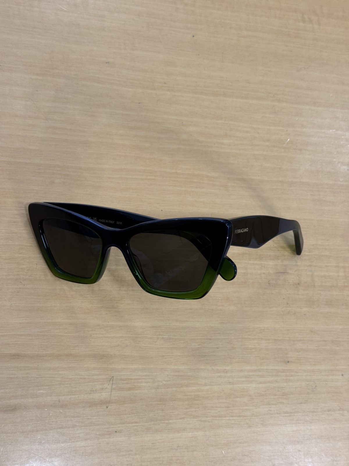 Salvatore Ferragamo Ferragamo Sunglasses SF929SN 316 Size ONE SIZE - 2 Thumbnail