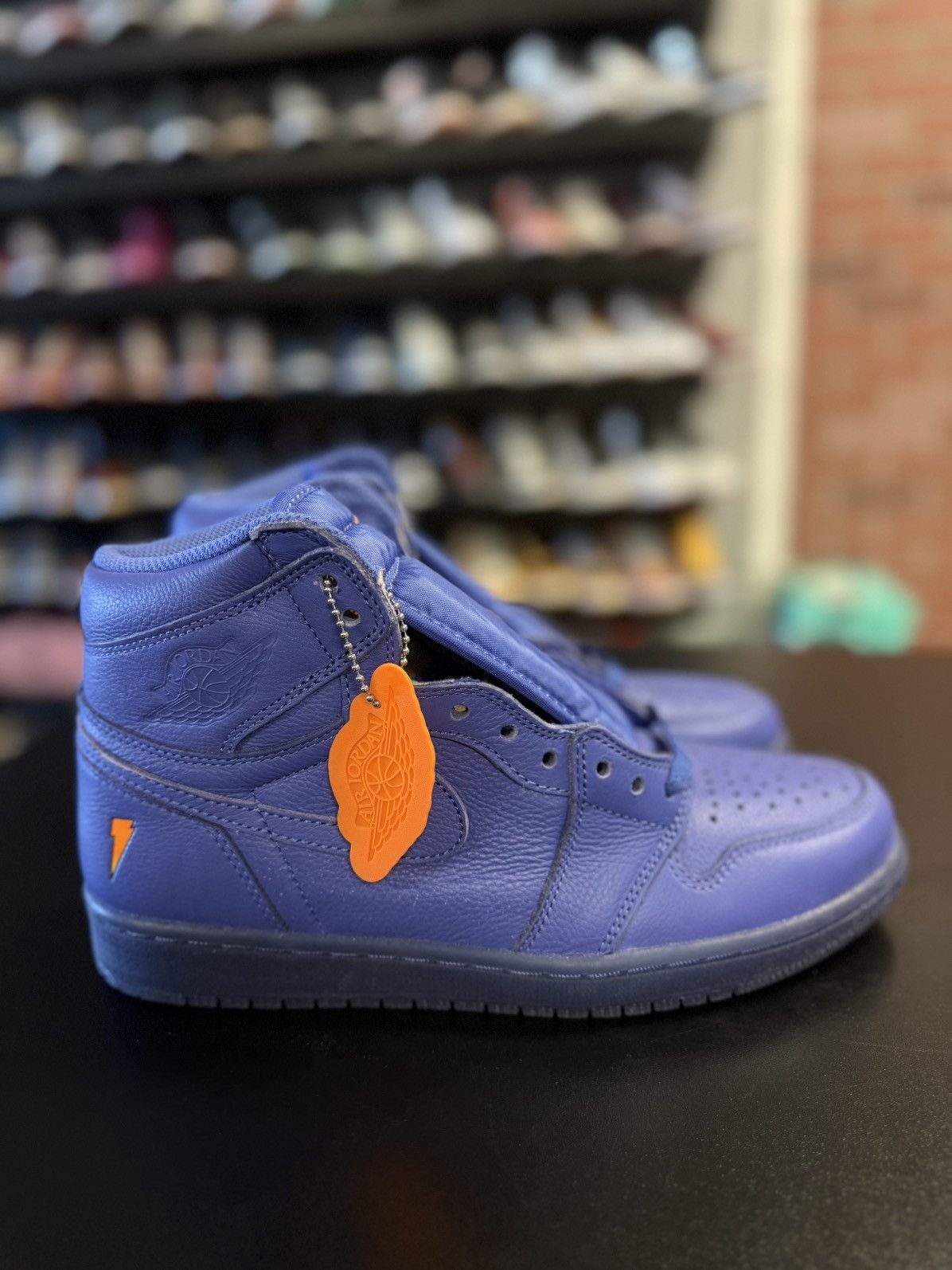 Jordan Brand × Nike Size 9.5 - Jordan 1 Retro High OG G8RD Gatorade 2017 Size US 9.5 / EU 42-43 - 1 Thumbnail