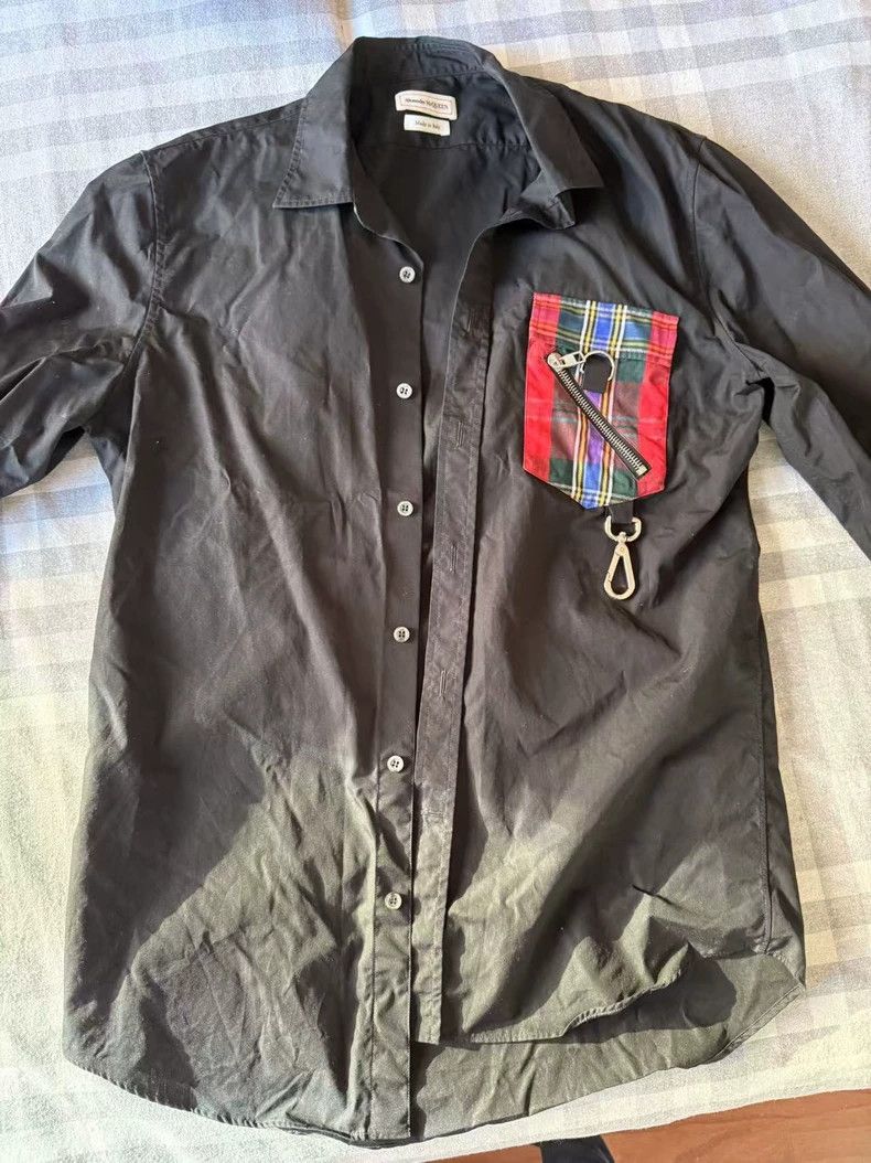 Alexander McQueen Alexander McQueen Button-Up Shirt with Red Pocket- DMC Size US M / EU 48-50 / 2 - 1 Thumbnail