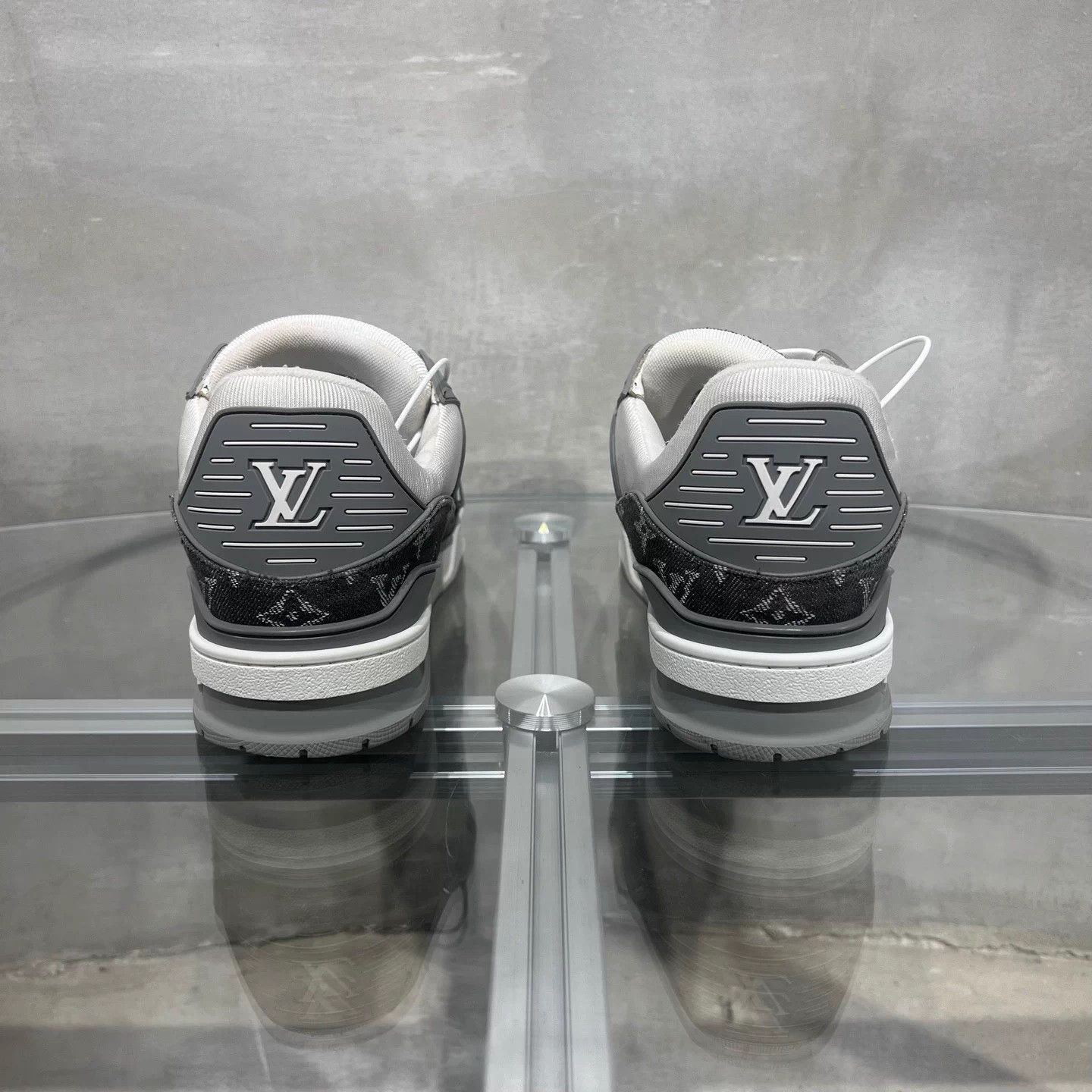 Louis Vuitton LV Trainer Gray Denim UK9 43 Size US 9 / EU 42 - 6 Thumbnail