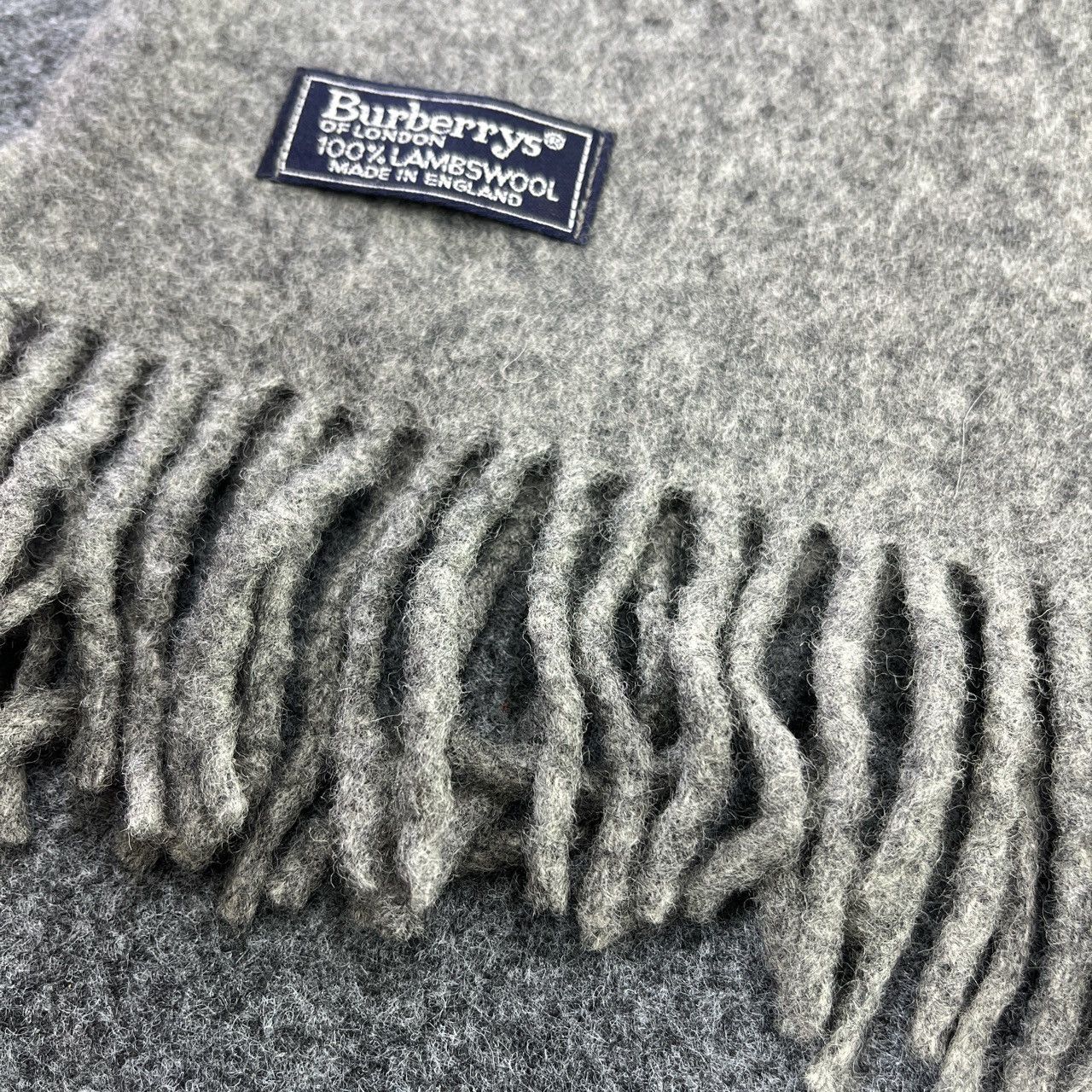 Burberry × Vintage Burberry Grey Plain Scarf / Muffler / Neckwear - T108 Size ONE SIZE - 7 Thumbnail