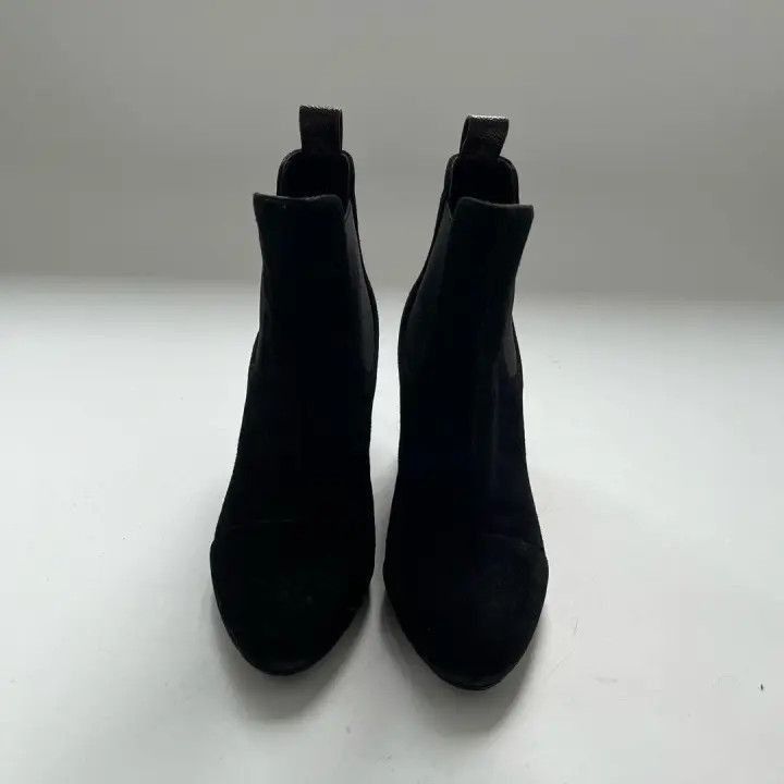 Louis Vuitton Louis Vuitton Black Ankle Heeled Boots for Women -2508 Size US 6 / IT 36 - 2 Thumbnail