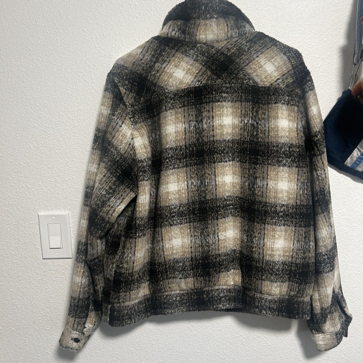H&M a men's long sleeve button-up shirt in size L Size US L / EU 52-54 / 3 - 2 Thumbnail