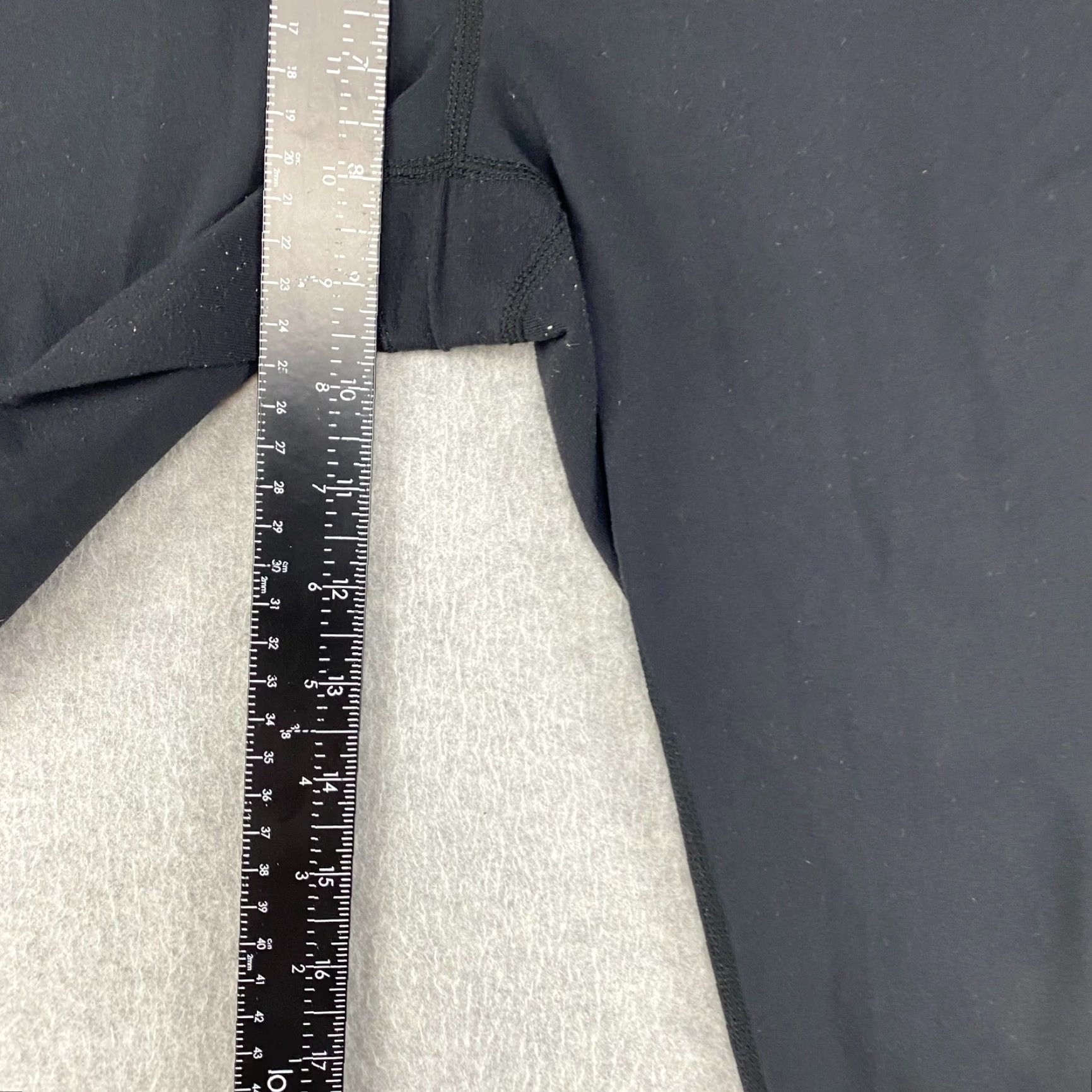 Athleta Athleta Revelation Capri Pants Womens Medium Black Pull On Stretch Active Size 32" / US 10 / IT 46 - 5 Thumbnail