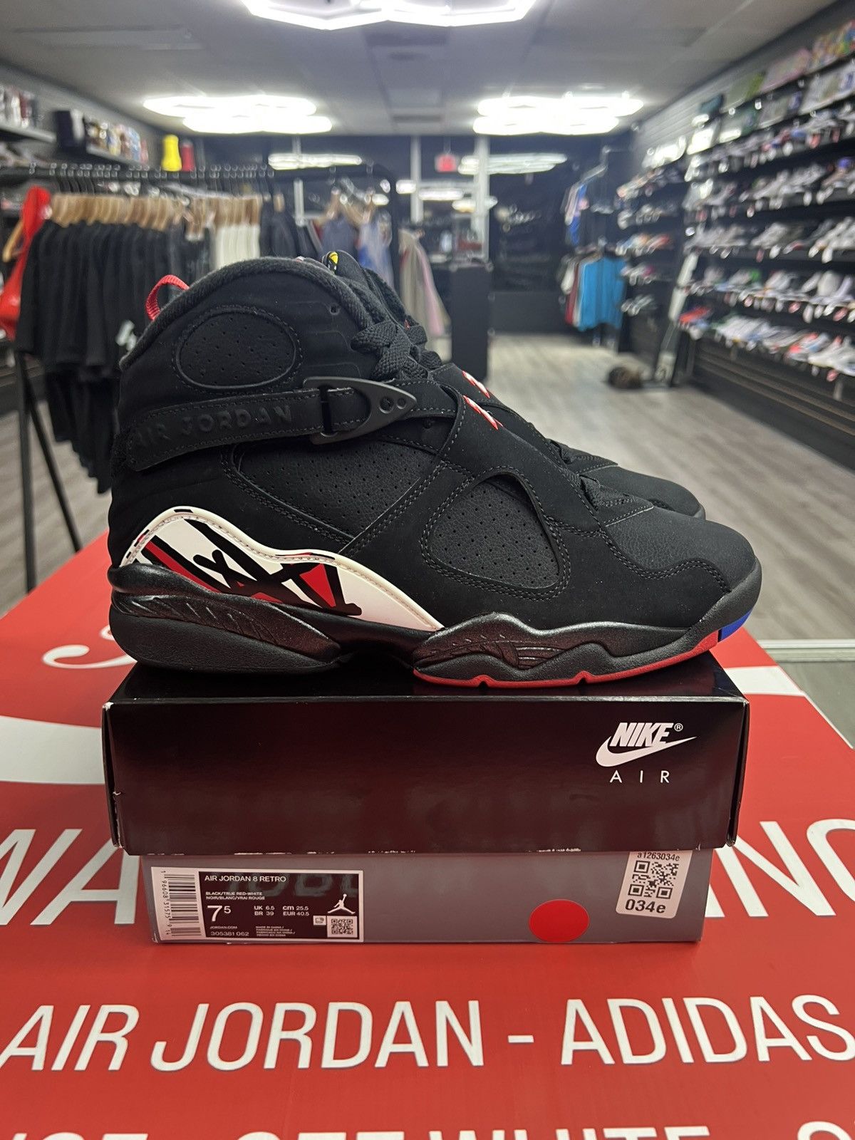 Jordan Brand Air Jordan 8 Playoff Size 7.5 Size US 7.5 / EU 40-41 - 1 Thumbnail