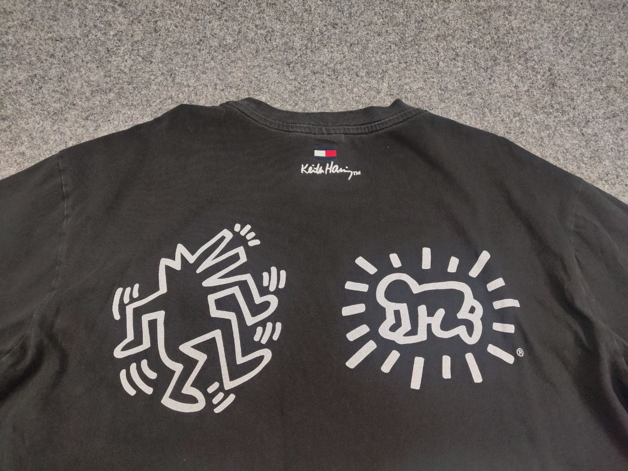 Tommy Hilfiger Tommy Hilfiger Keith Haring oversized Logo Graphite Shirt Size US XL / EU 56 / 4 - 15 Thumbnail
