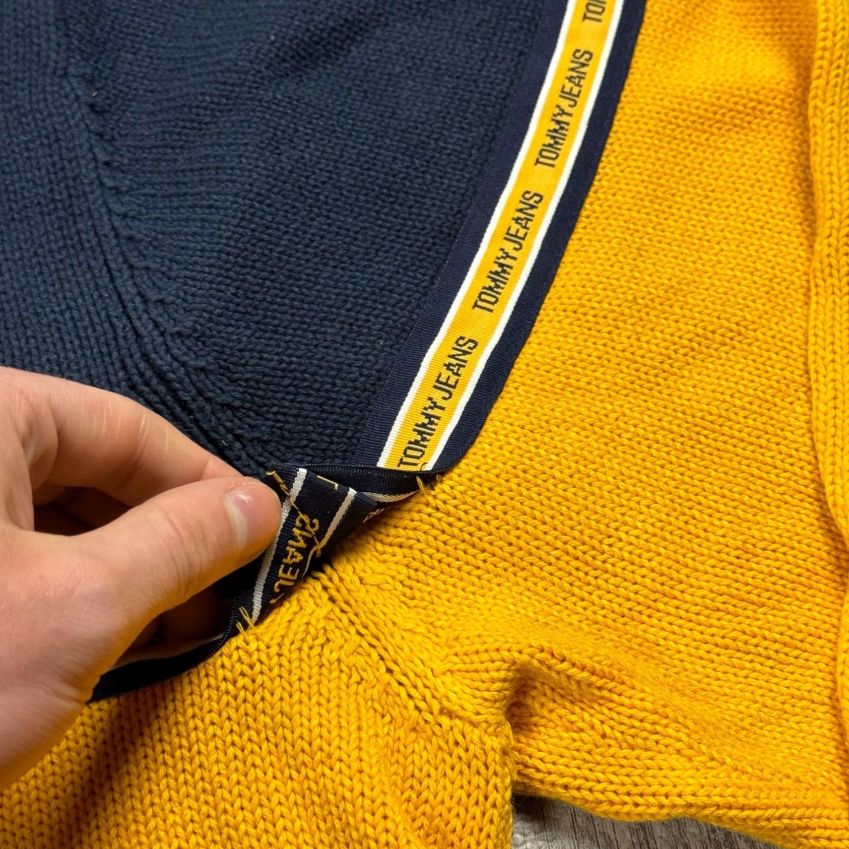 Tommy Hilfiger 90S TOMMY HILFIGER JEANS BAGGY MENS LOGO KNIT SWEATER COTTON SZ 2XL HIP HOP YELLOW Size US XXL / EU 58 / 5 - 6 Thumbnail