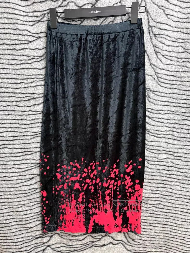 Comme des Garcons Comme des Garcons size F Velvet Bloodstained Long Skirt Size 25" / US 0 / IT 36 - 1 Thumbnail