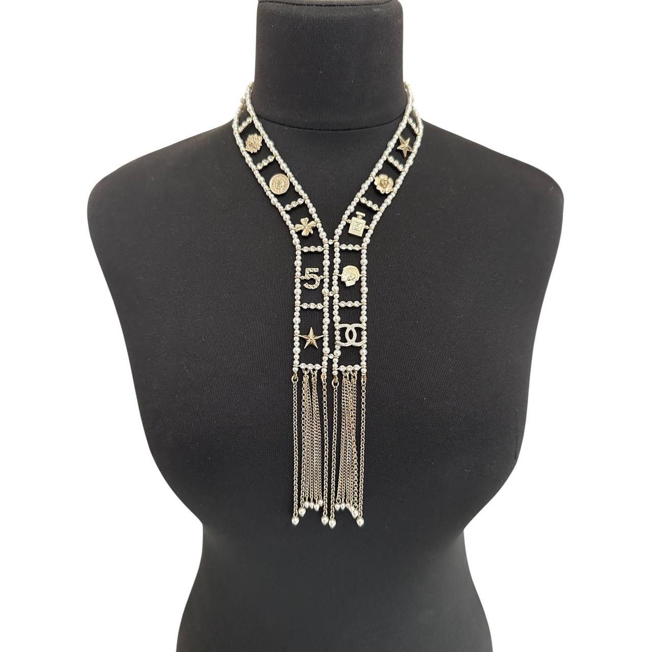 Chanel Chanel Pearl & Charm Statement Necklace Size ONE SIZE - 2 Thumbnail