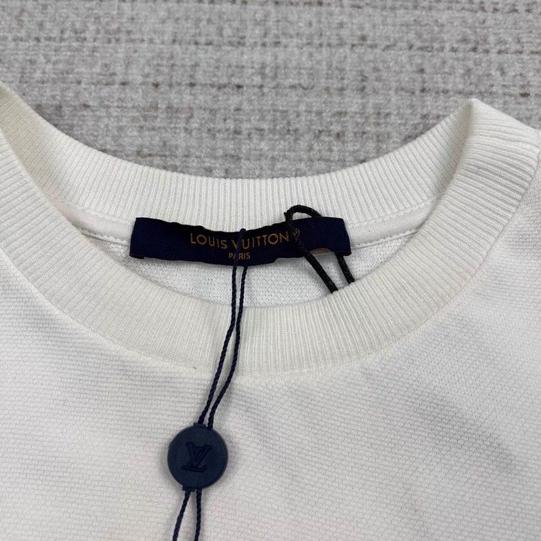Louis Vuitton Louis Vuitton 24 Monogram pocket back dark print short sle Size US S / EU 44-46 / 1 - 4 Thumbnail