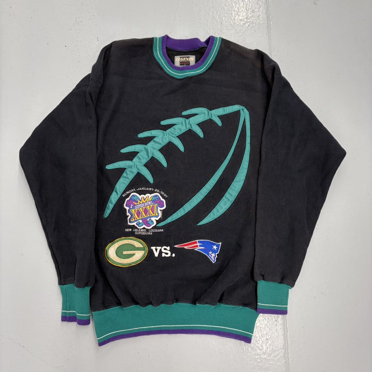 Other Vintage 1997 Patriots Packers Black NFL Sweatshirt Size US L / EU 52-54 / 3 - 1 Thumbnail