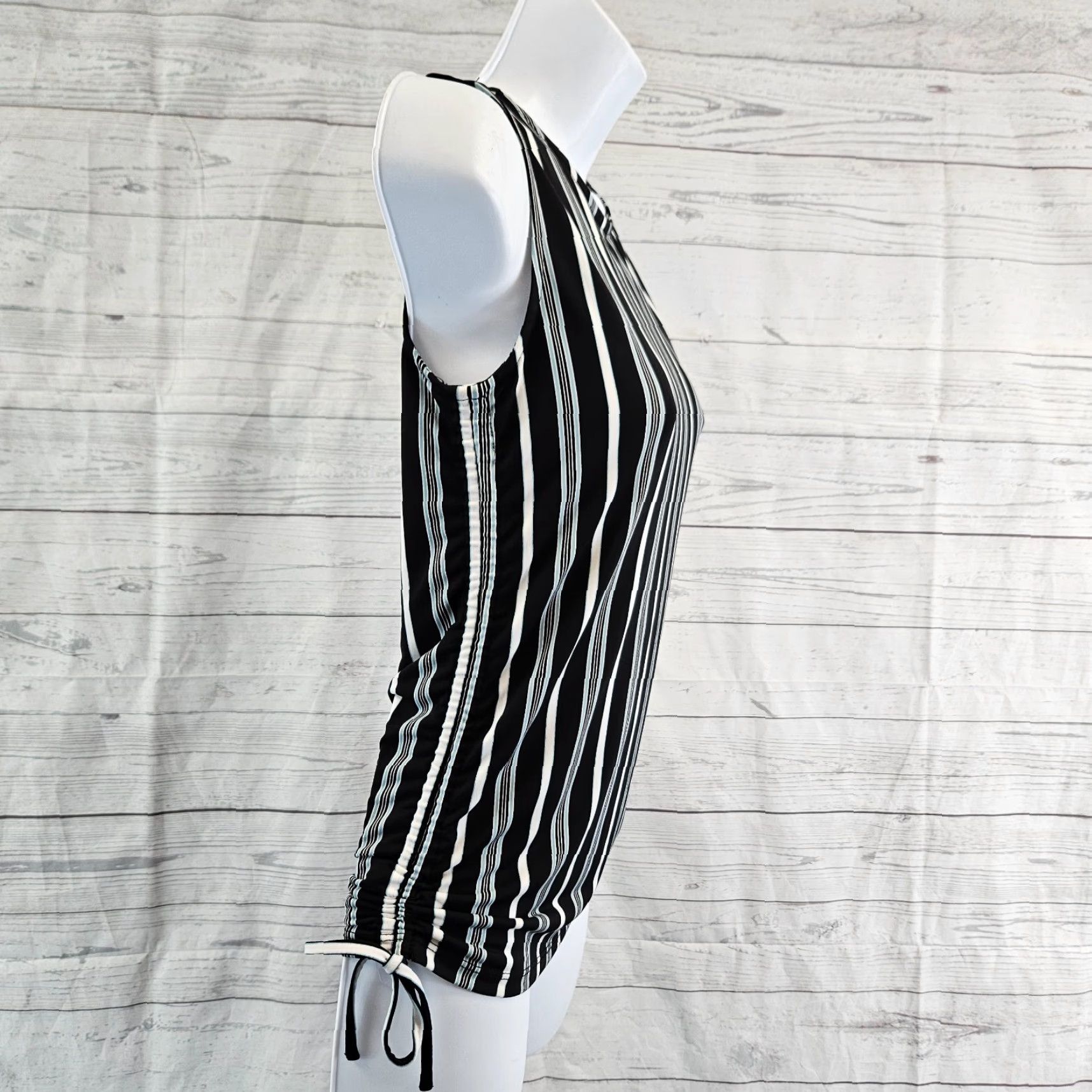 Ann Taylor Ann Taylor Womens Top Sz 2XS Petite Black Blue Stripe Sleeveless Shirt Blouse WomensPullover Short Sleeves? Size XXS / US 00 / IT 34 - 3 Thumbnail