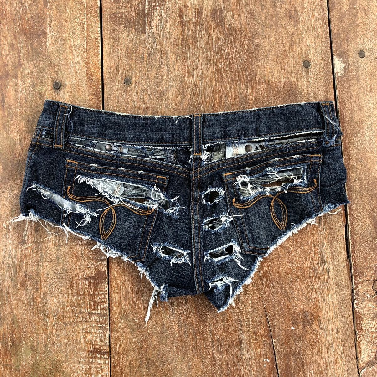 MOUSSY Thrashed Faded Moussy Rare Denim ERD GRUNGE Short Pants Size 28" / US 6 / IT 42 - 2 Thumbnail