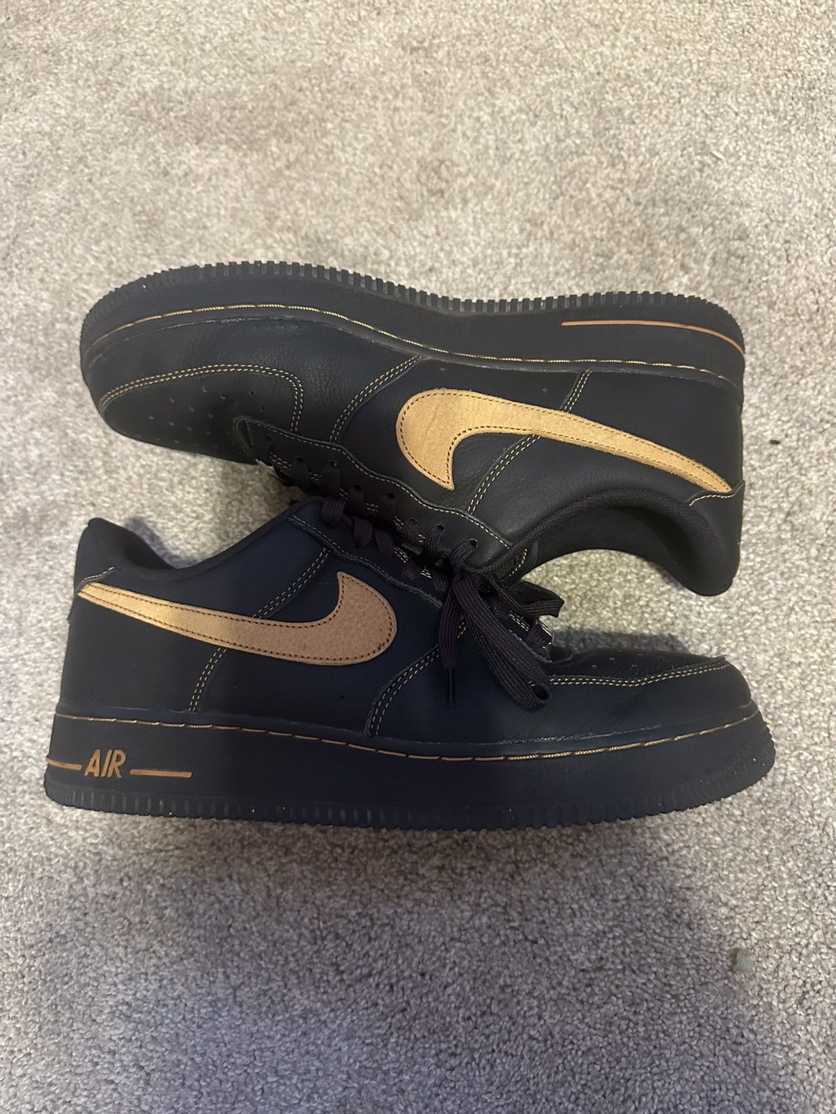 Nike Black and gold Airforce 1 Size US 10 / EU 43 - 1 Thumbnail