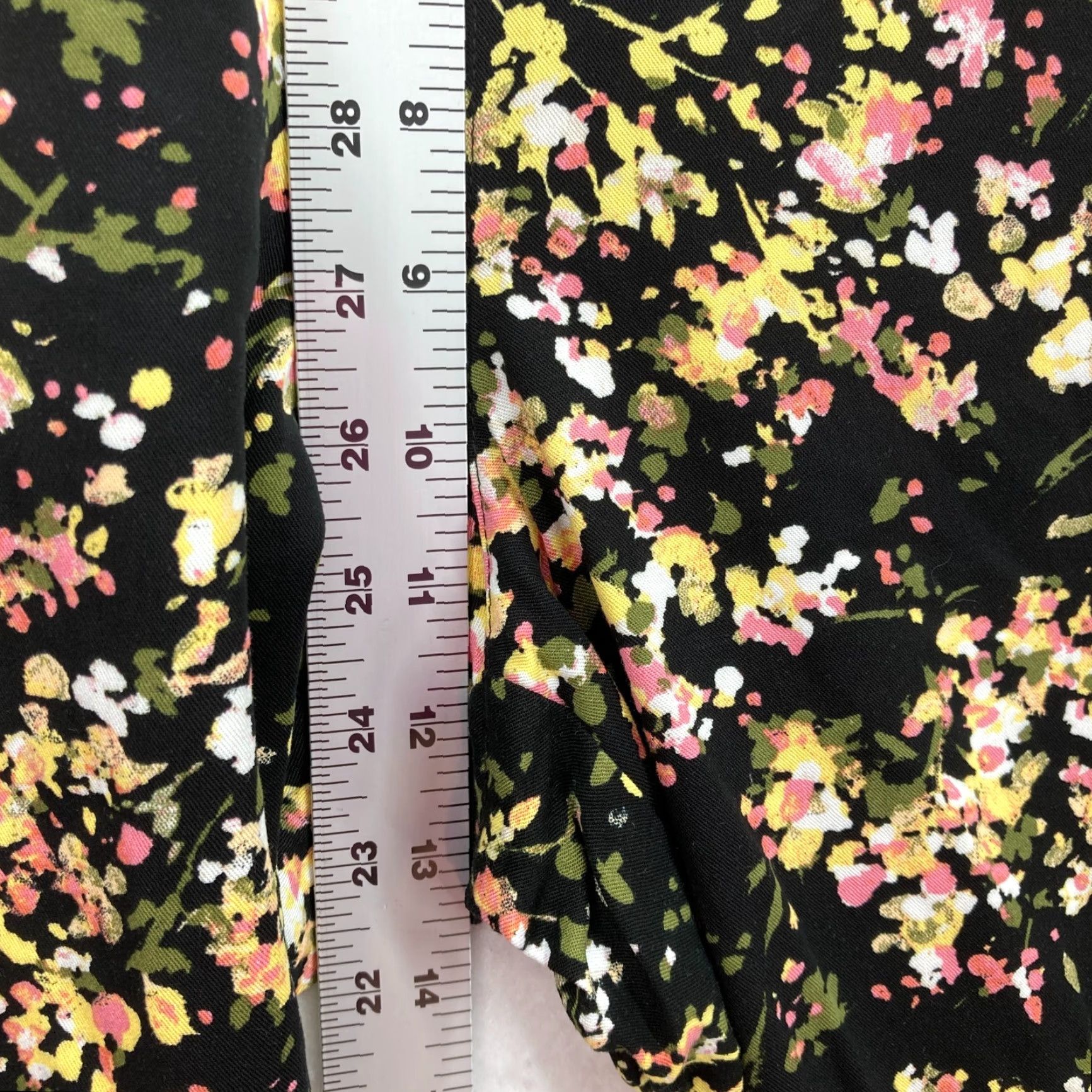 Jessica Simpson Jessica Simpson Ankle Pants Women's Small Black Floral Pull On Stretch Fabric S Regular Slim Straight Pockets Woven Lis Size 28" / US 6 / IT 42 - 6 Thumbnail