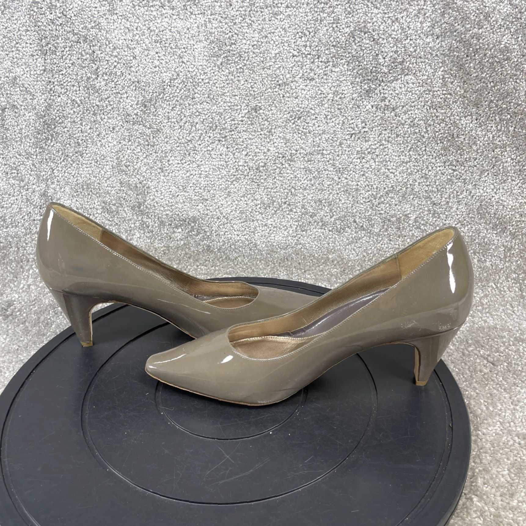 VINTAGE Dana Davis Pump Womens Size 10 B Patent Leather Pointed