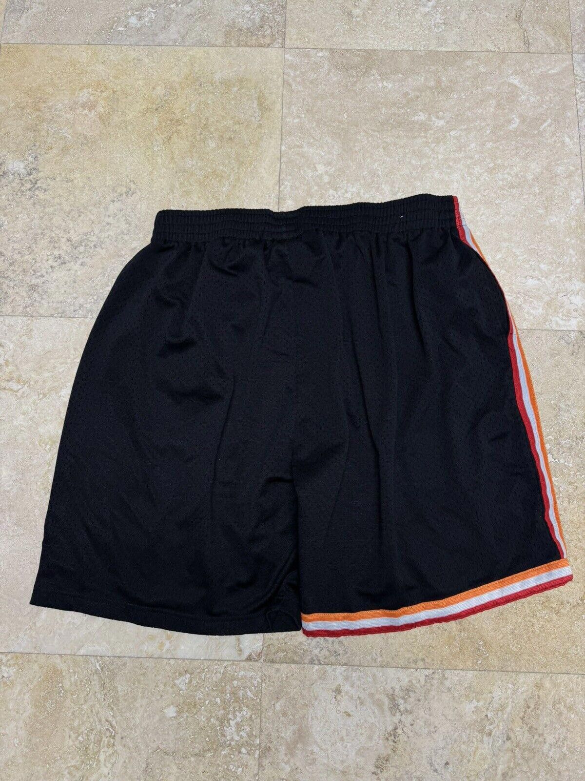 Mitchell & Ness 100% Authentic Mitchell Ness 96 97 Miami Heat Shorts Size US 40 / EU 56 - 6 Thumbnail