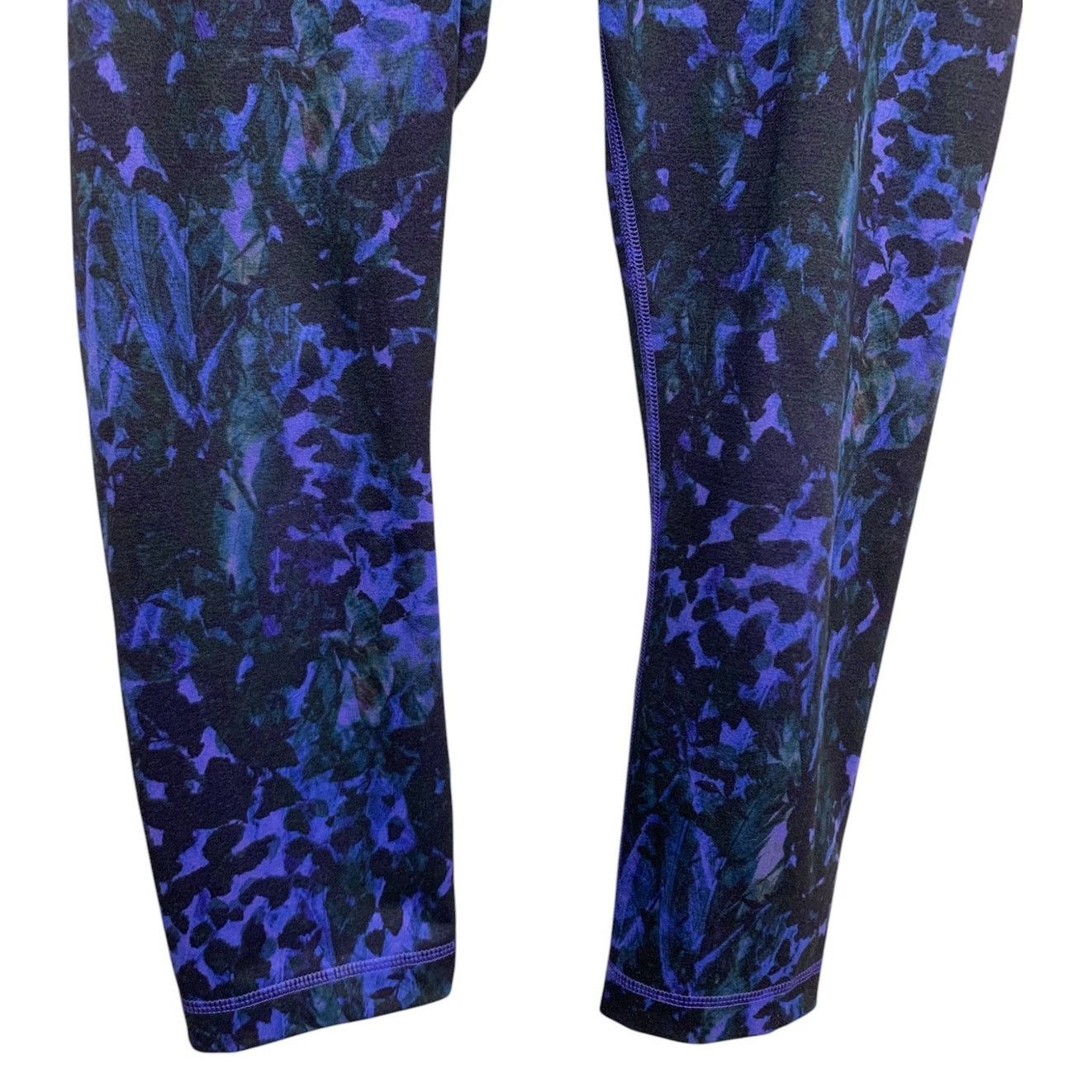 Lululemon Lululemon Wunder Under Crop II *Full-On Luon SZ 6 Size 28" / US 6 / IT 42 - 4 Thumbnail
