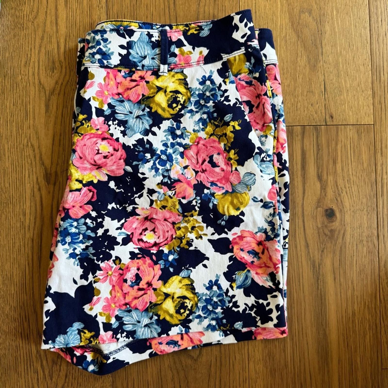 Isaac Mizrahi Isaac Mizrahi Size 16 Floral Shorts Size 38" / US 16 / IT 52 - 3 Thumbnail