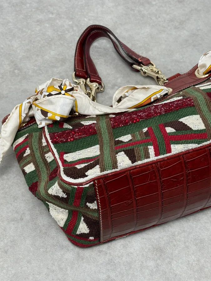 Gucci Gucci Burgundy Embroidered Beaded Canvas 85th Anniversary Positano Tote Bag Size ONE SIZE - 6 Thumbnail