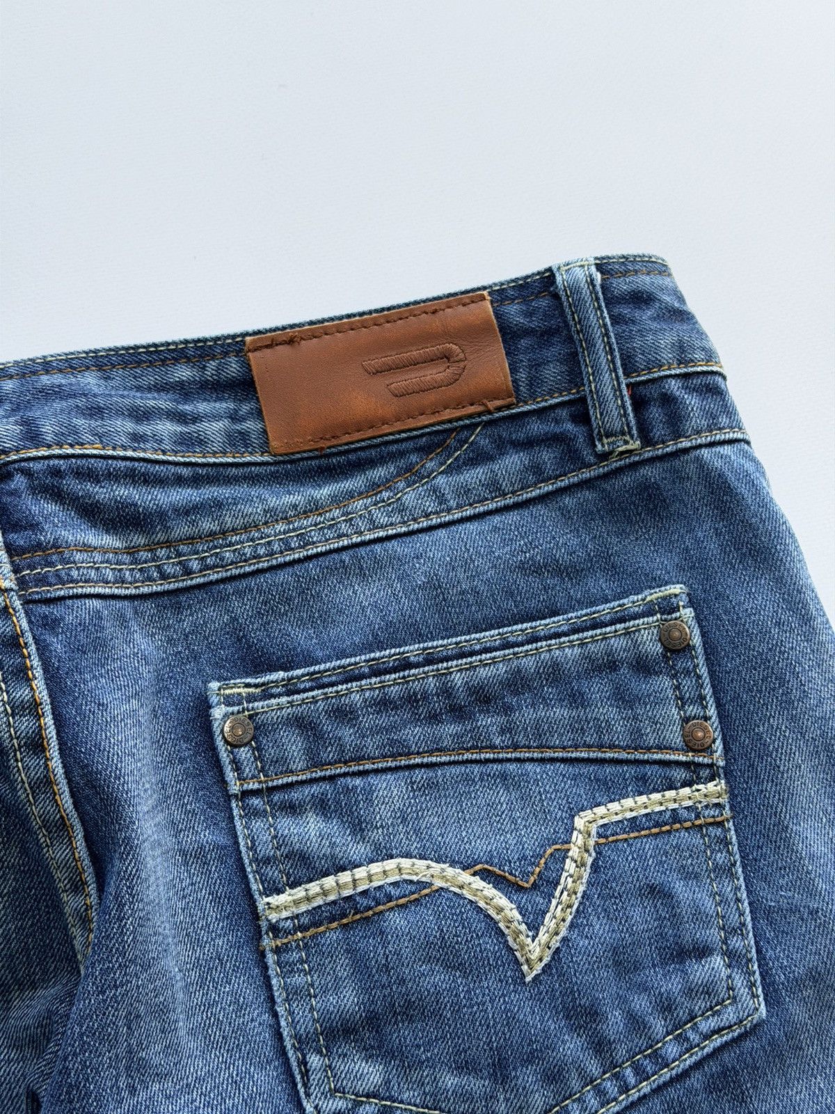 Diesel 2000s Diesel Flared Washed Denim Jeans Size 32" / US 10 / IT 46 - 8 Thumbnail