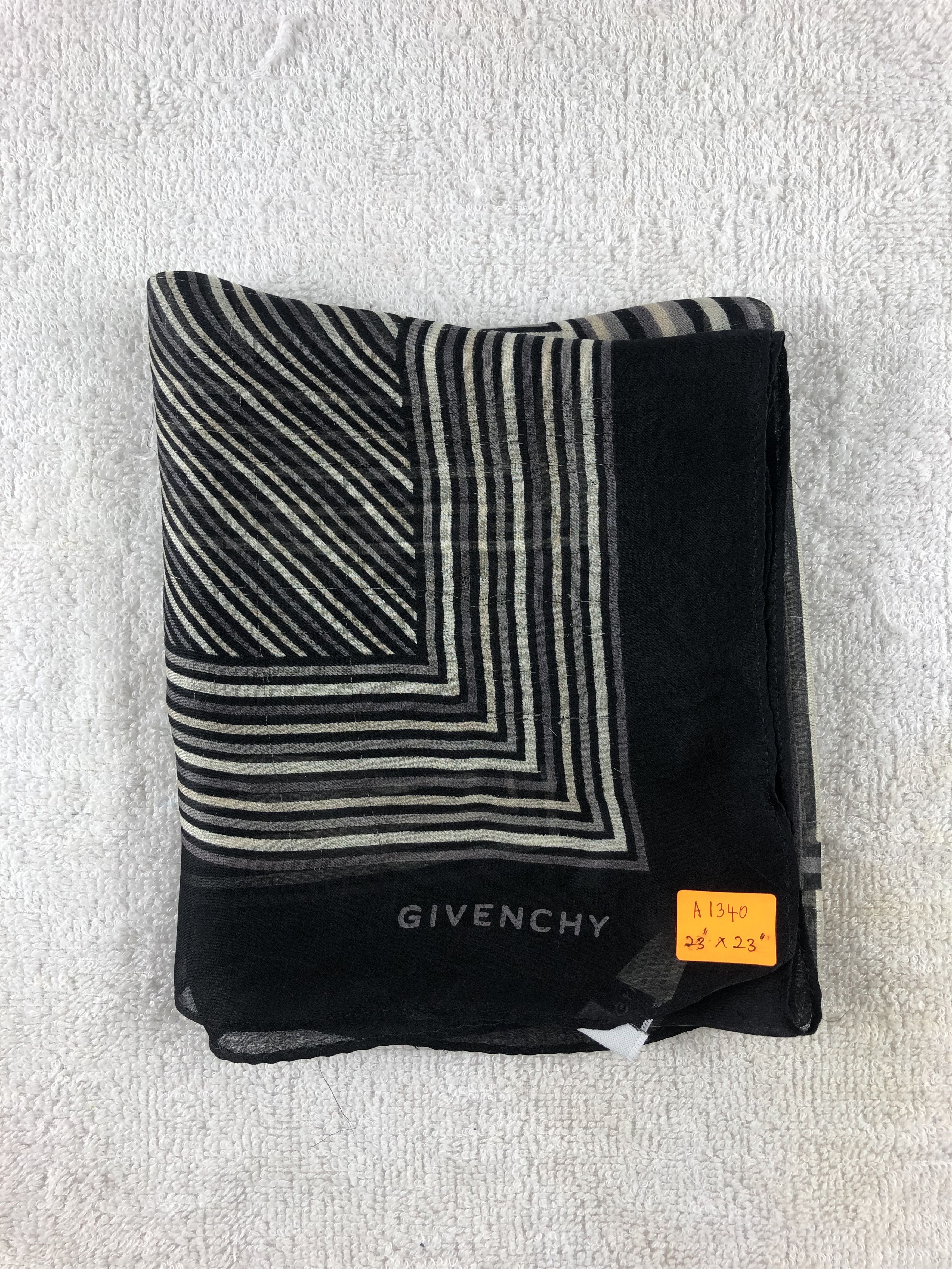 Givenchy × Vintage Givenchy Handkerchief / Scarf / Neckerchief / Headscarf Size ONE SIZE - 8 Thumbnail