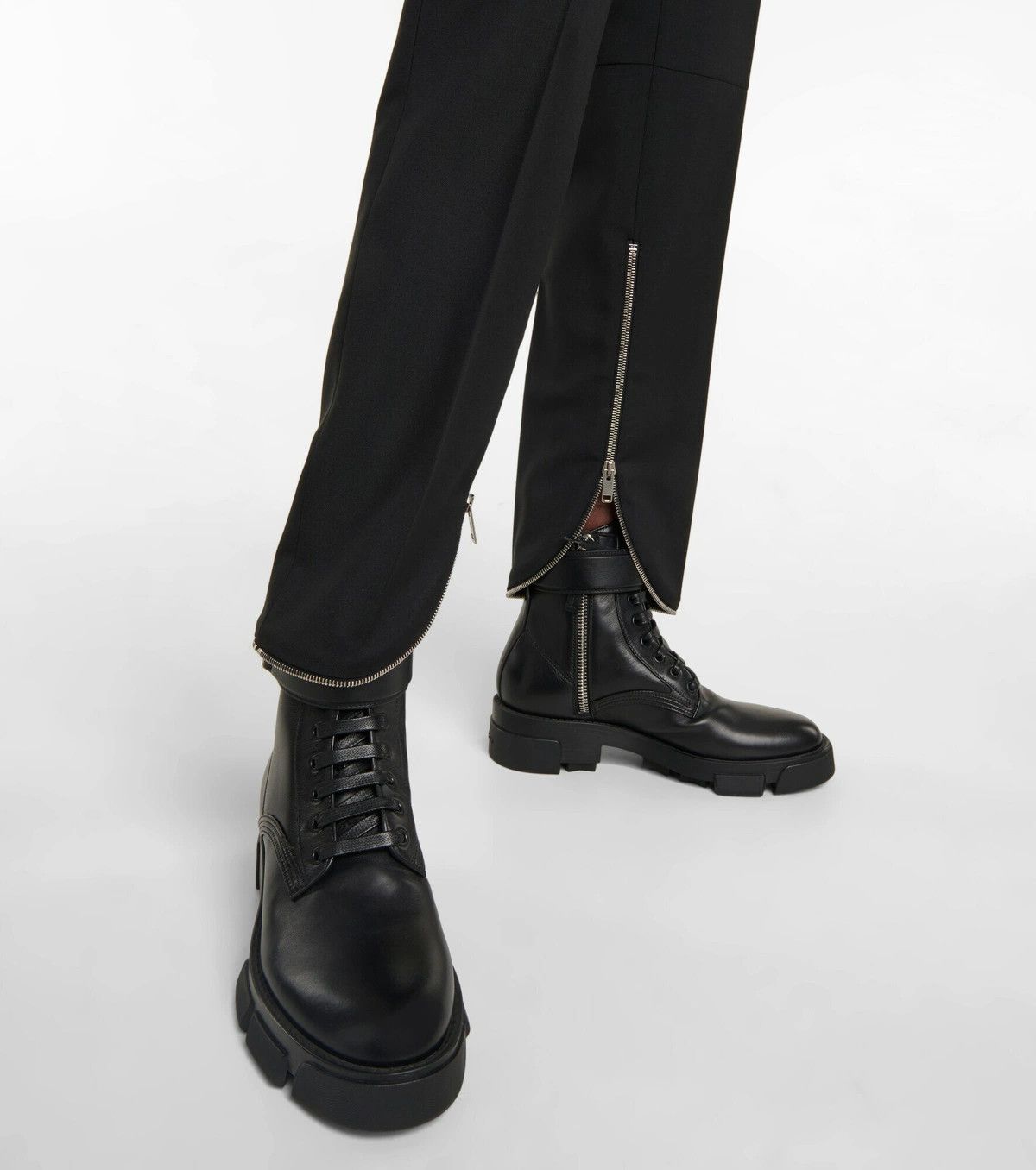 Givenchy o1srvl11e1224 4G Buckle Ankle Boots in Black Size US 10 / EU 43 - 5 Thumbnail