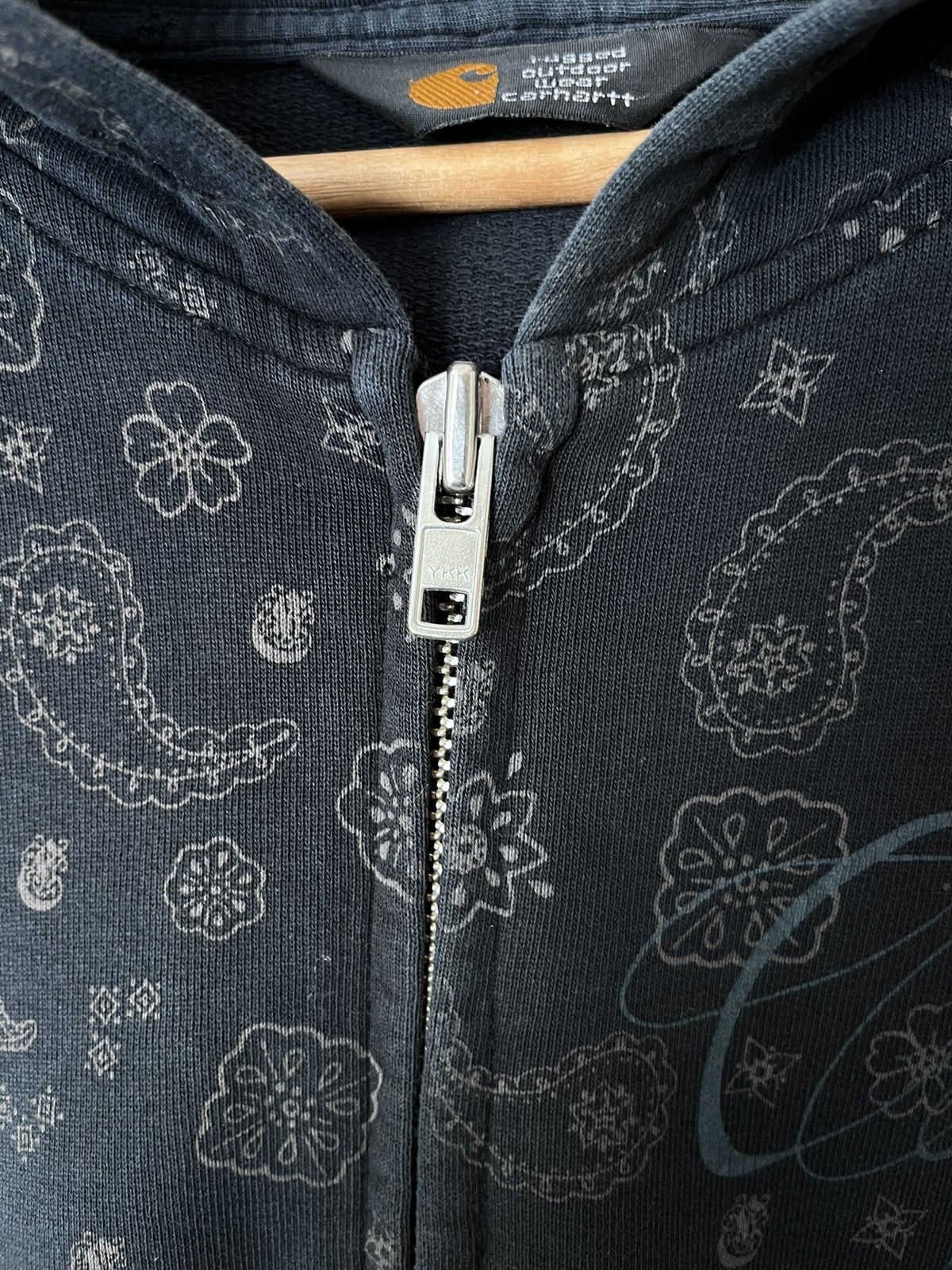 Carhartt Rare Carhartt Raiders Paisley Black Hoodie Vintage Streetwea Size US L / EU 52-54 / 3 - 5 Thumbnail