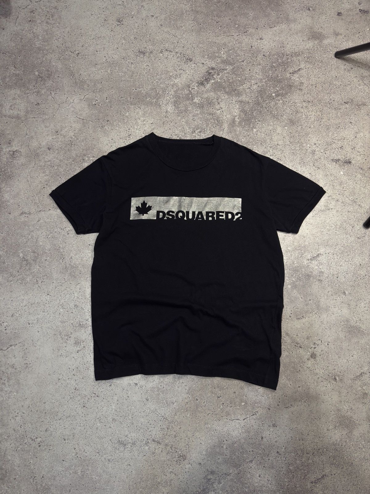 Dsquared2 Dsquared2 Silver Logo T-Shirt Size US L / EU 52-54 / 3 - 1 Thumbnail