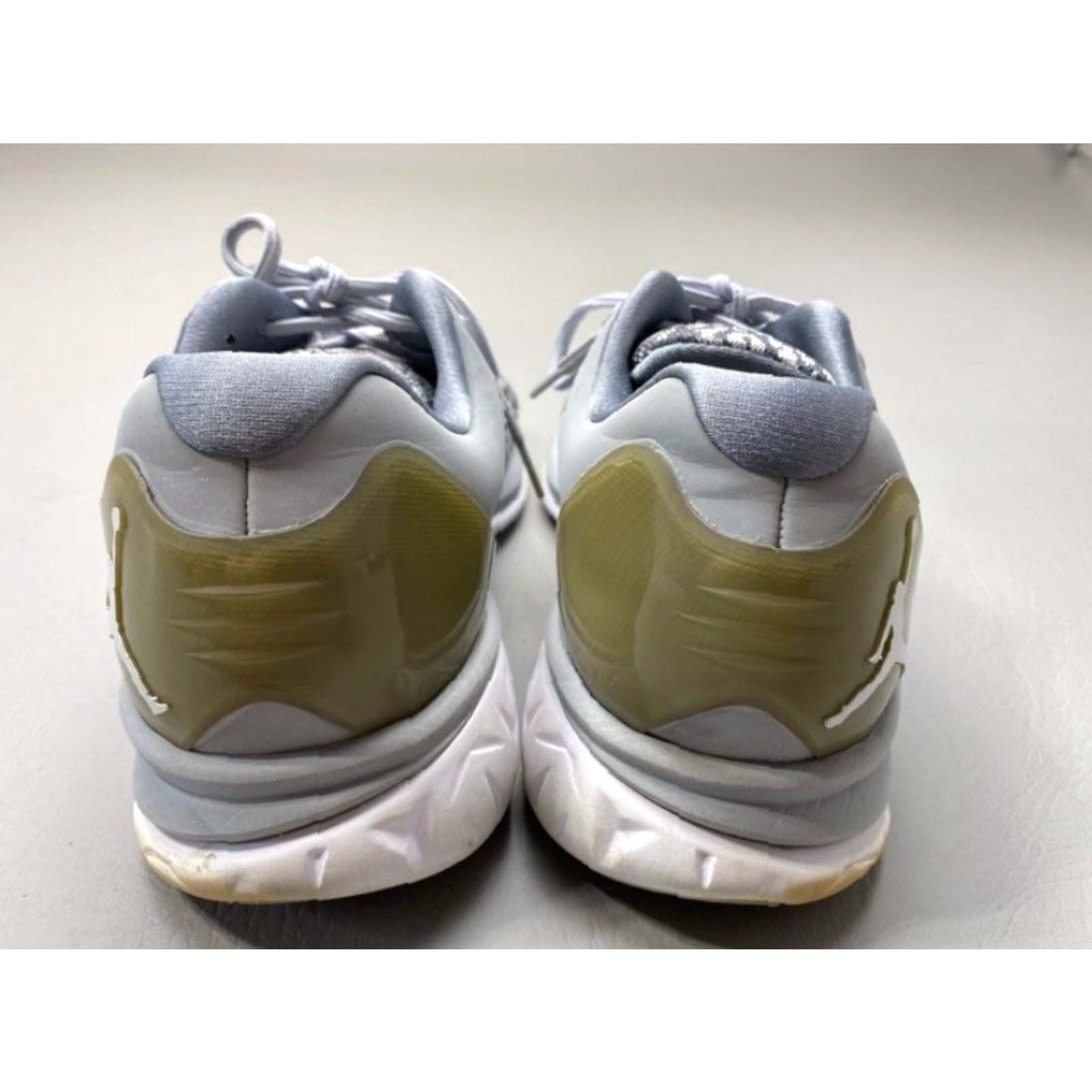 Jordan Brand Nike Air Jordan Trainer ST Wolf Grey Platinum Cement 820253-003 Size 10 Nike Jordan Trainer ST Wolf Grey 10 Mens Gray 2000s 2010s Sneakers Size US 10 / EU 43 - 4 Thumbnail