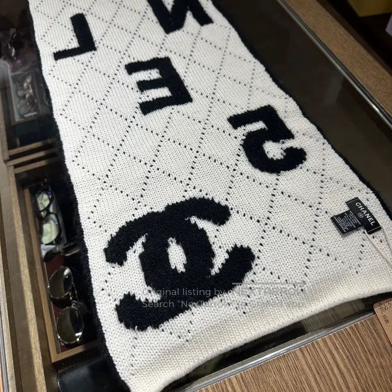 Chanel Chanel Letter Logo Cashmere Scarf Size ONE SIZE - 6 Thumbnail