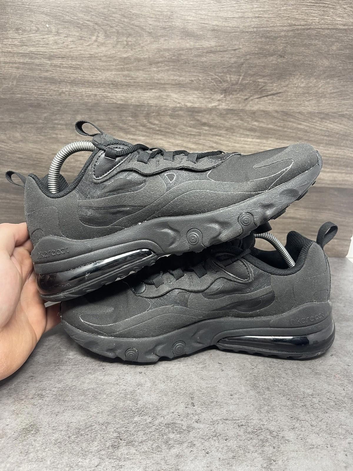 Nike Nike Air Max 270 React Sneakers Kids Size 7 GS Running Shoes Size US 7 / EU 40 - 7 Thumbnail