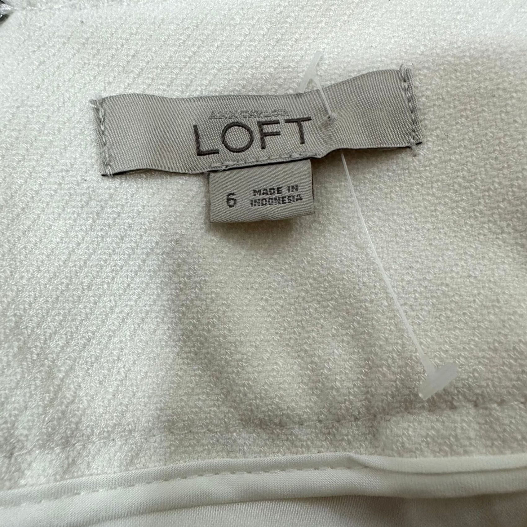 Loft Ann Taylor LOFT Cream Sailor Pencil Skirt Size 6 Button Accent Textured Lined Womens Size 28" / US 6 / IT 42 - 2 Thumbnail