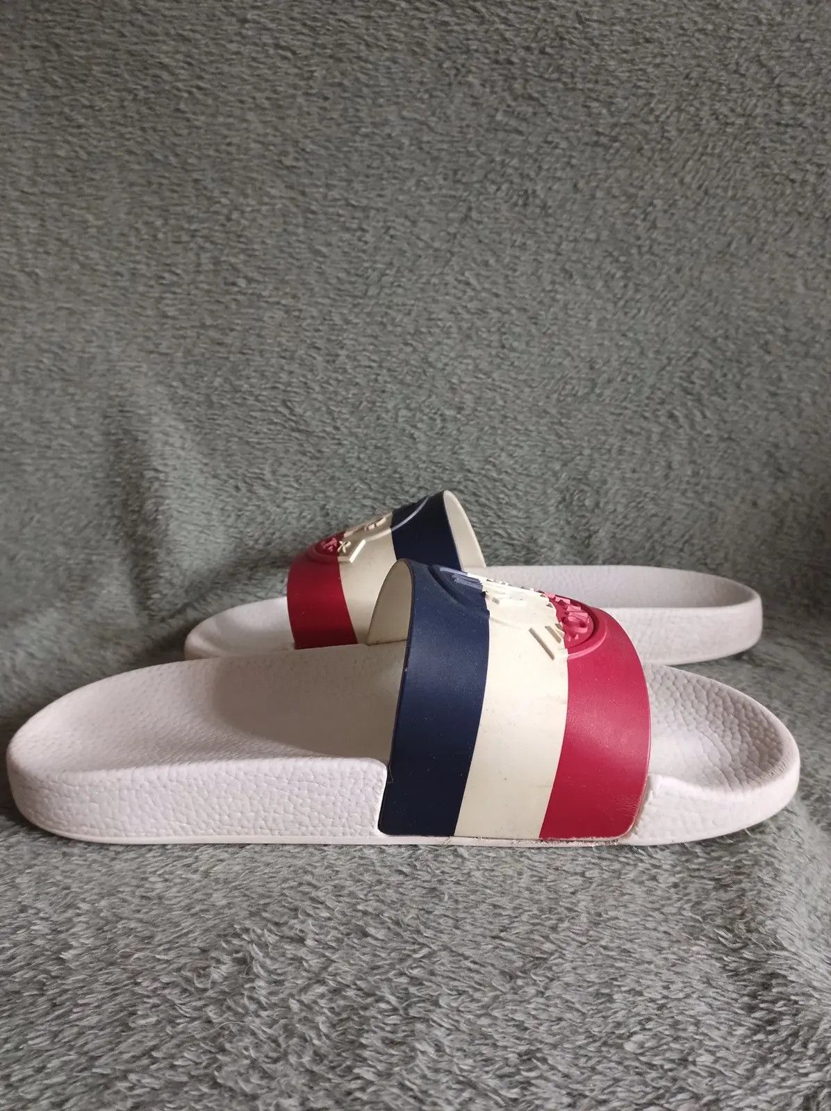 Moncler MONCLER Basile Logo-Embossed Striped Rubber Slides EU 41 Size US 8 / EU 41 - 2 Thumbnail