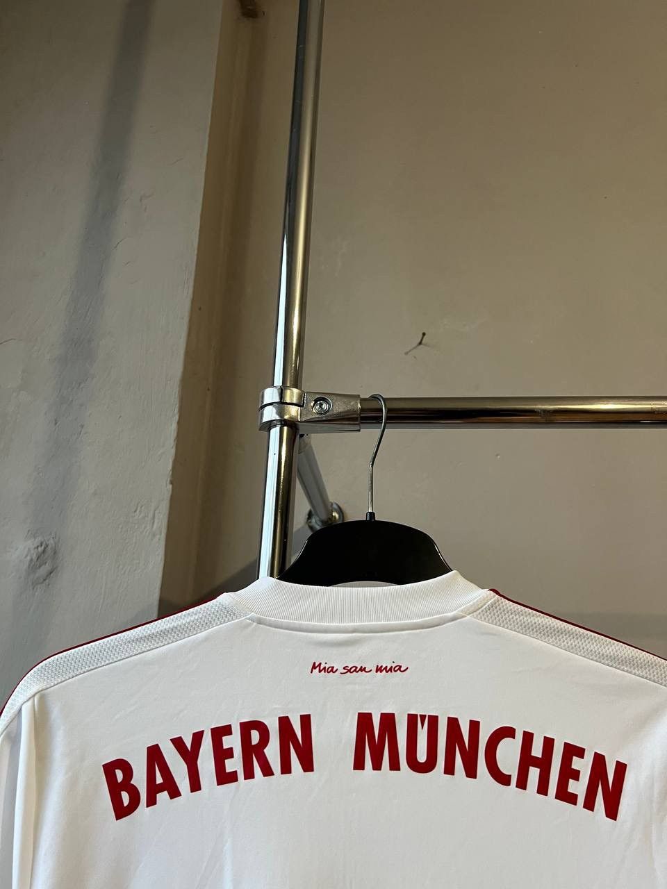 Adidas 2015/16 BAYERN MUNICH AWAY SOCCER JERSEY FOOTBALL SHIRT SZ L Size US L / EU 52-54 / 3 - 15 Thumbnail