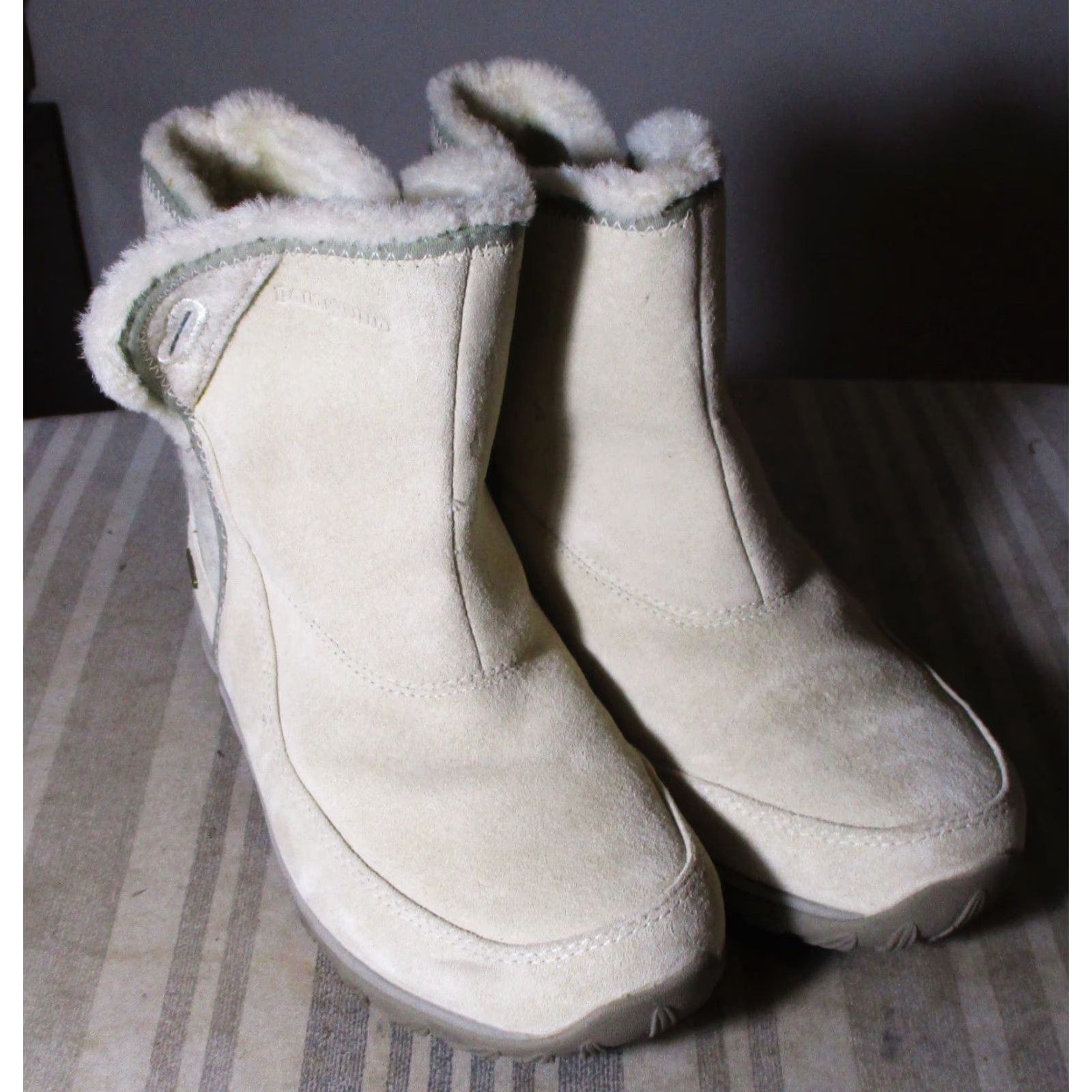 Patagonia VINTAGE is not applicable; use Patagonia Boots Beige Promaloft Polartec Women’s 5.5 USA Leather Primaloft Lined Ankle Boot Size US 6 / IT 36 - 3 Thumbnail