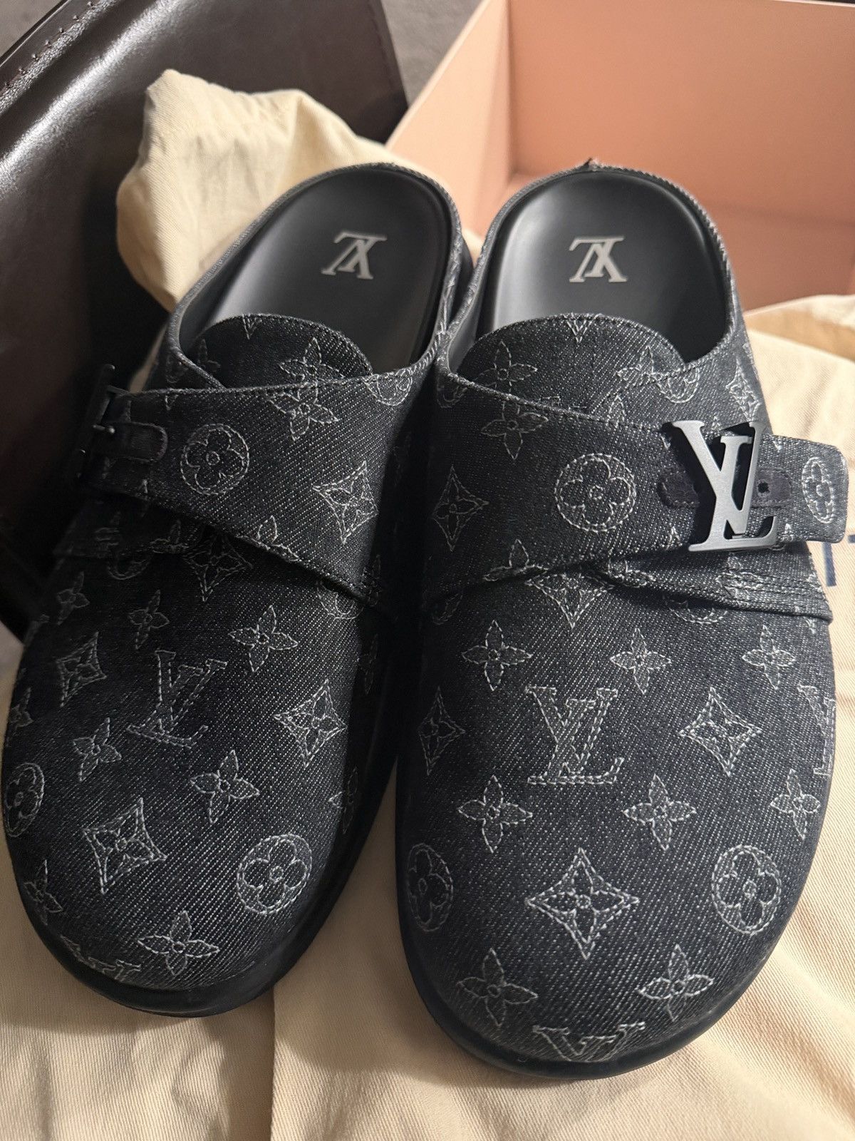 Louis Vuitton LV easy mule Size US 11 / EU 44 - 11 Thumbnail