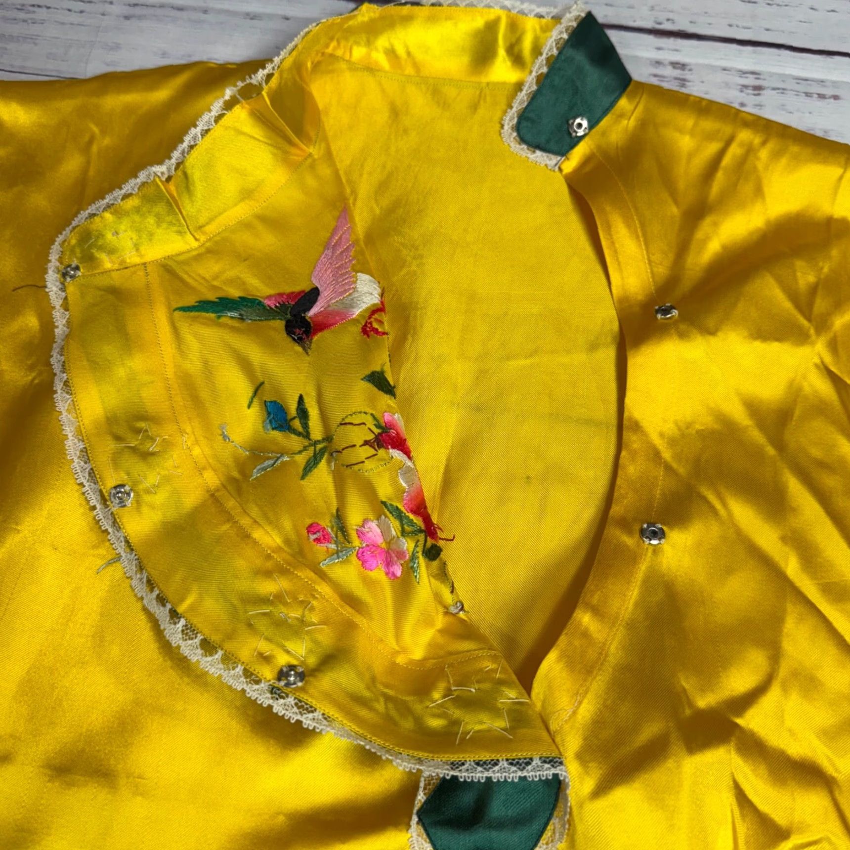 Vintage Vtg 40's-50's Womens Embroidered WWII Souvenir Top M Yellow Lounge Sleep Japan Shirt Womens M Yellow Embroidered WWII Souvenir Top Size M / US 6-8 / IT 42-44 - 6 Thumbnail