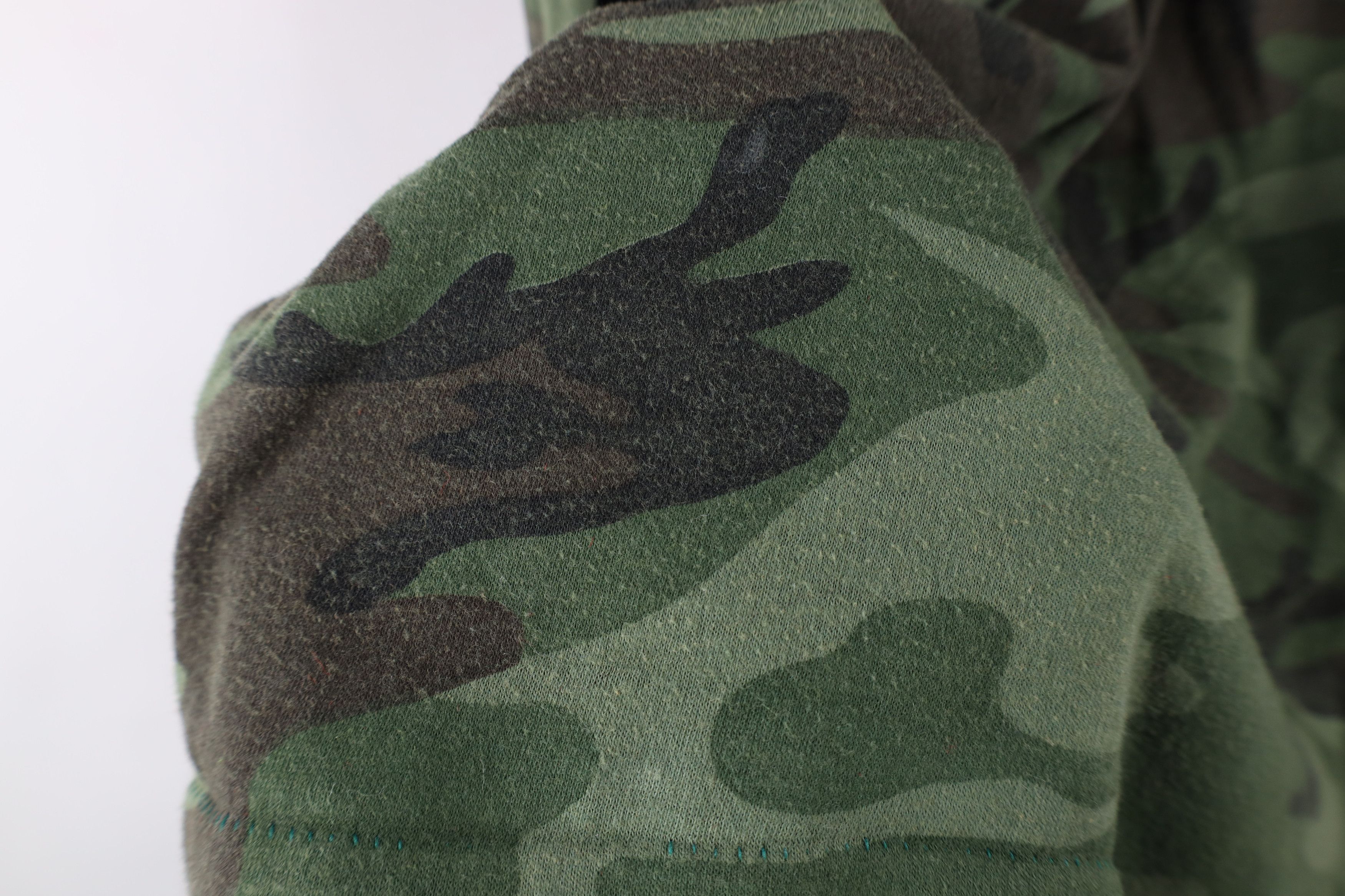 Vintage Vintage 70s 80s Streetwear Camouflage Pocket T-Shirt USA Size US M / EU 48-50 / 2 - 4 Thumbnail