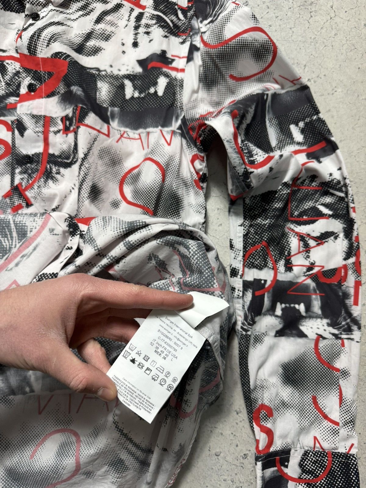 Versace Jeans Couture Versace Jeans Monogram Overprint Button Up Shirt Size L Size US L / EU 52-54 / 3 - 9 Thumbnail