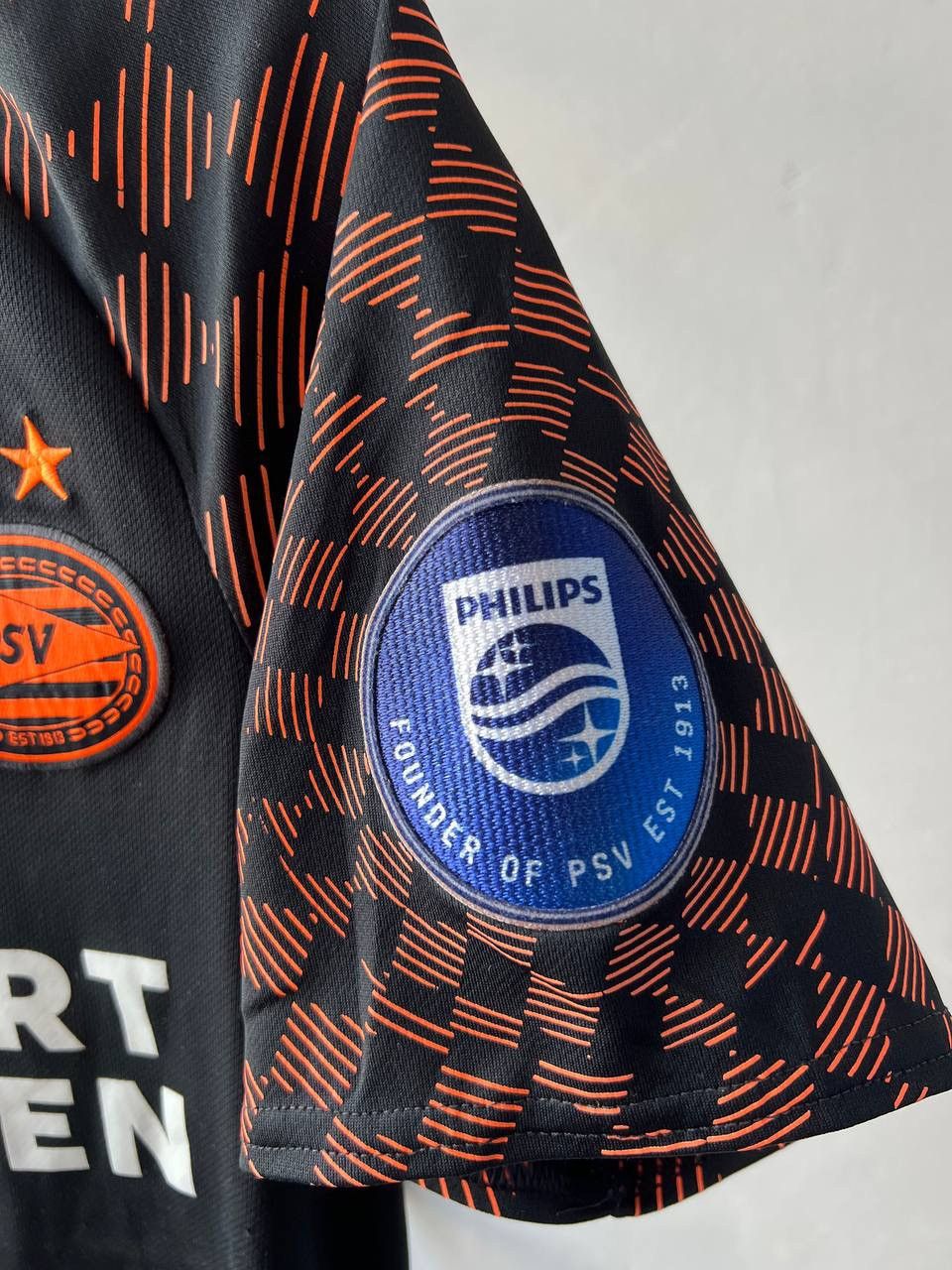 Umbro 2019/20 PSV EINDHOVEN AWAY SOCCER JERSEY FOOTBALL SHIRT S Size US S / EU 44-46 / 1 - 5 Thumbnail