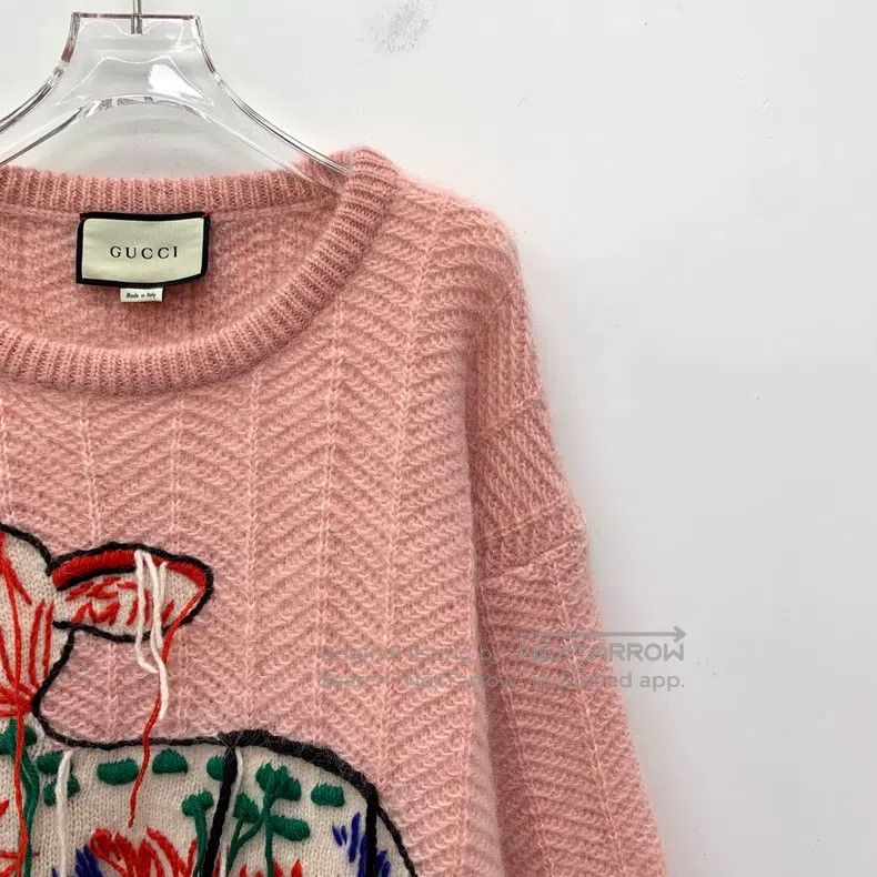 Gucci Gucci Light pink deer inlaid horsehair round-neck long-sle Size M / US 6-8 / IT 42-44 - 3 Thumbnail