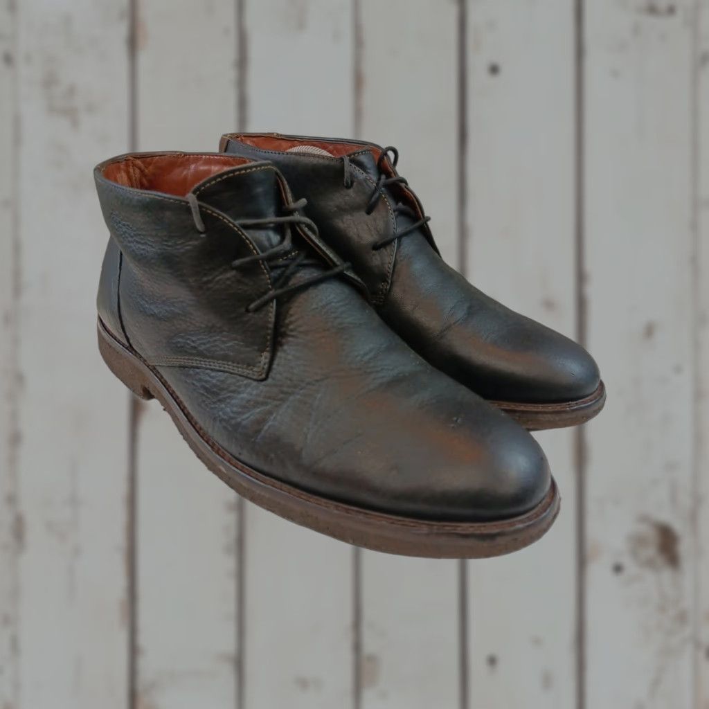 Johnston & Murphy Johnston & Murphy Copeland Chukka Boots Mens 11.5 Black Full Grain Leather Boots Comfort Memory Foam Sheepskin Lining Crepe Rubber Outsole Size US 12 / EU 45 - 1 Thumbnail