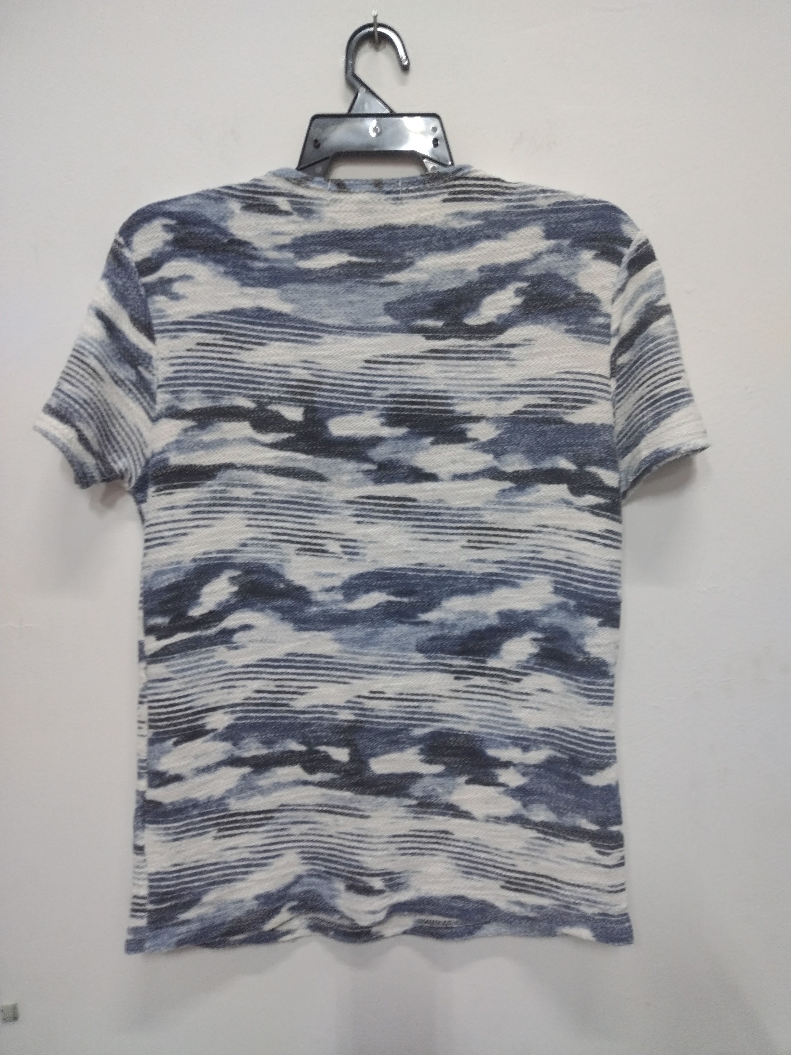 In The Attic JAPAN IN THE ATTIC V NECK CAMOO T SHIRT Size M / US 6-8 / IT 42-44 - 2 Thumbnail