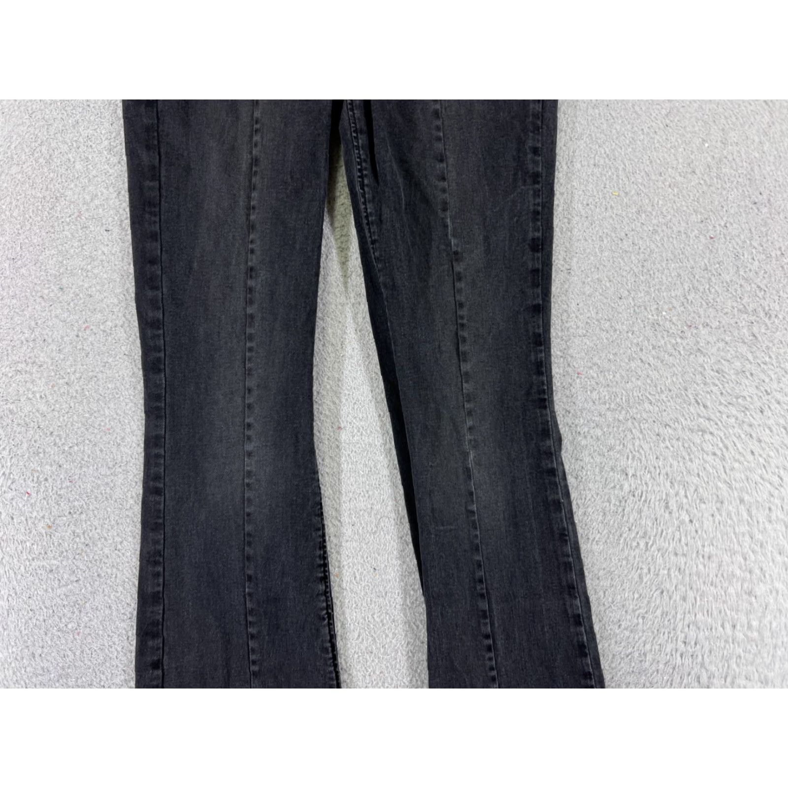 Forever 21 FOREVER 21 Jeans Women Black Denim Flared High Rise Stretch Cotton 28 Waist 26 Inseam 32 Regular 5-Pocket Size 28" / US 6 / IT 42 - 3 Thumbnail