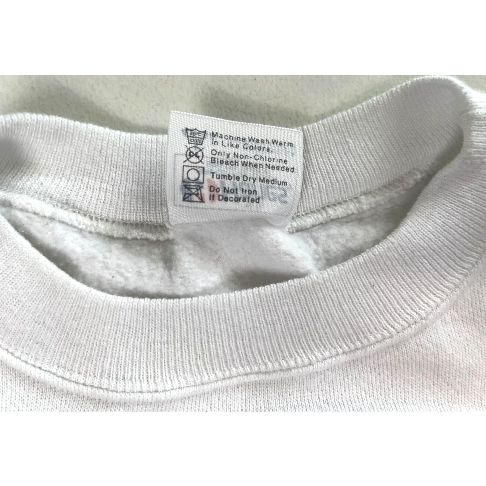 Hanes VINTAGE Hanes Chicago Blackhawks NHL Sweatshirt Crewneck Mens Adult Large White 90s Logo Pullover Size US L / EU 52-54 / 3 - 5 Thumbnail