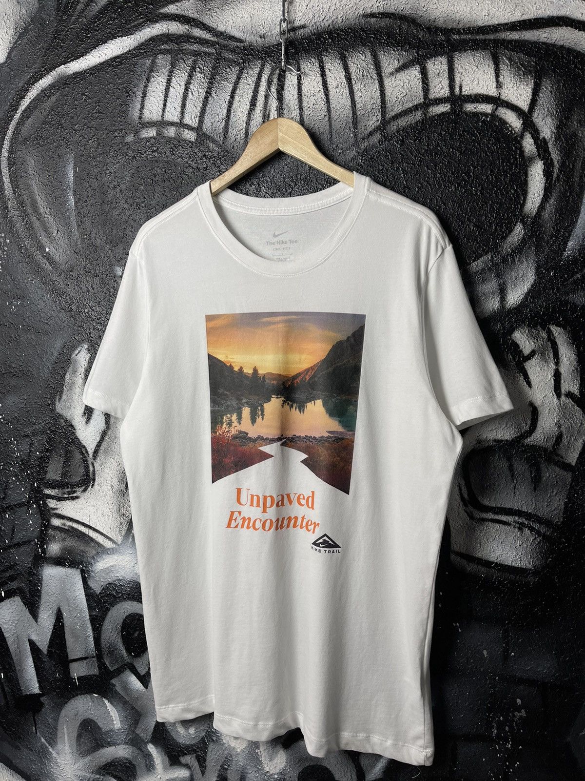Nike Nike Trail Dri-Fit Logo Print T-Shirt Men’s Size L Size US L / EU 52-54 / 3 - 1 Thumbnail