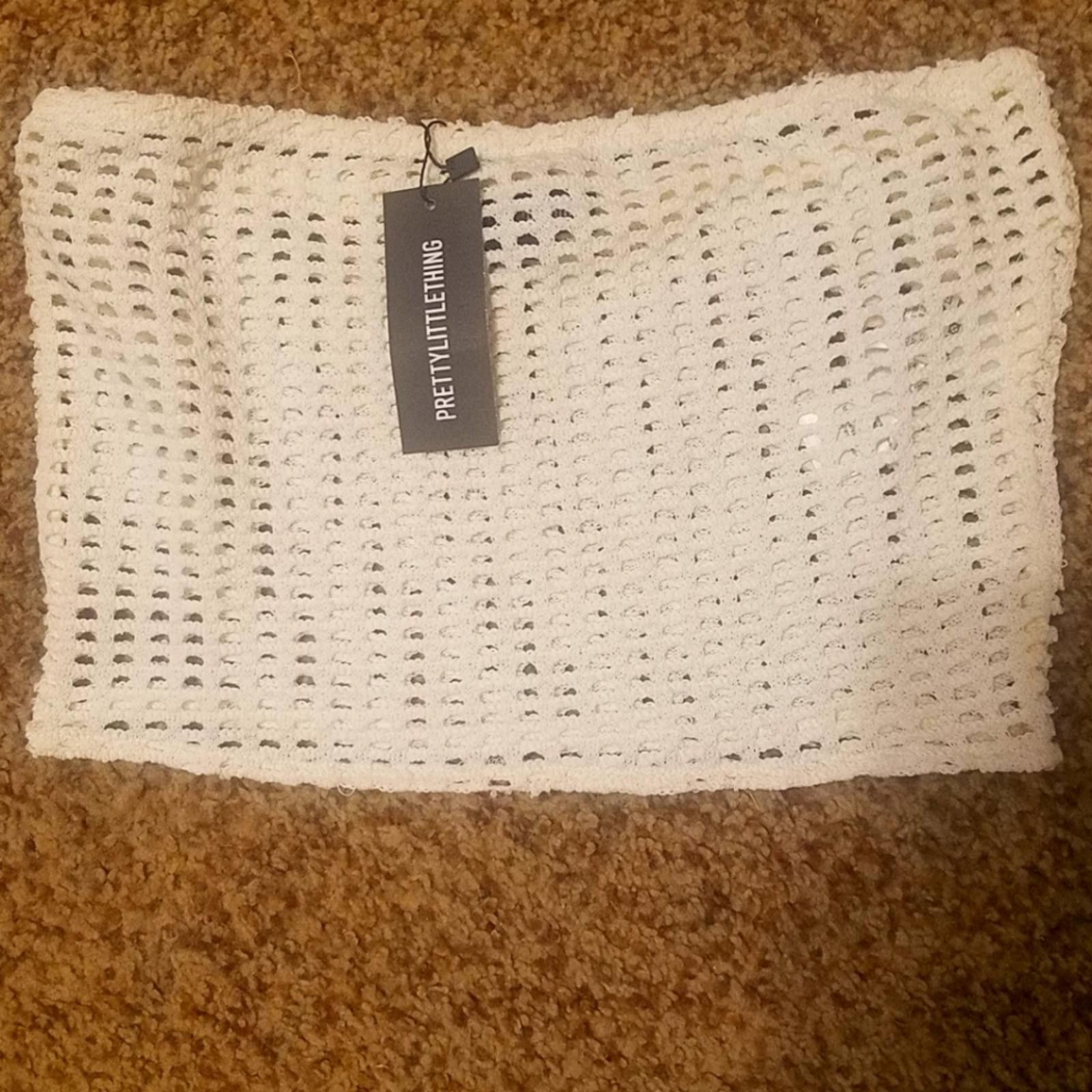Designer PrettyLittleThing White Crochet Bandeau Beach Top Size 0 Size ONE SIZE - 1 Thumbnail