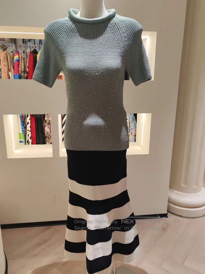 Fendi Fendi Short-sleeved knitted top Size XS / US 0-2 / IT 36-38 - 7 Thumbnail